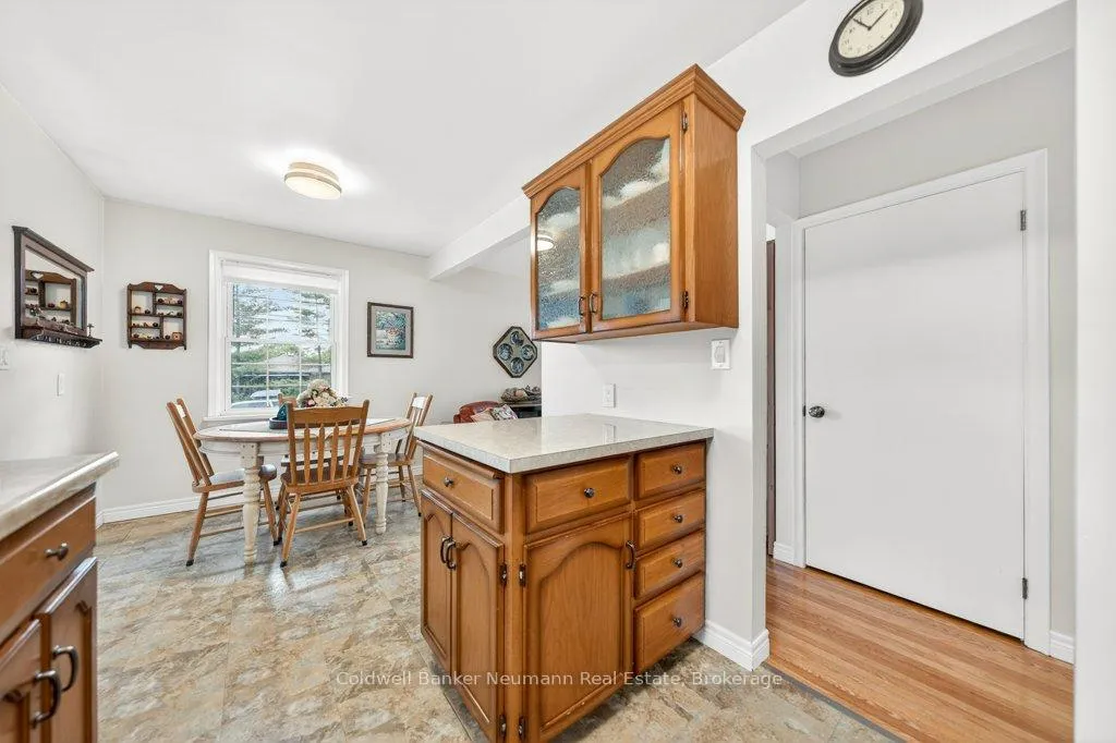 Photo 18 of 29 Delmar Boulevard, Guelph, St. George's — HOMEH
