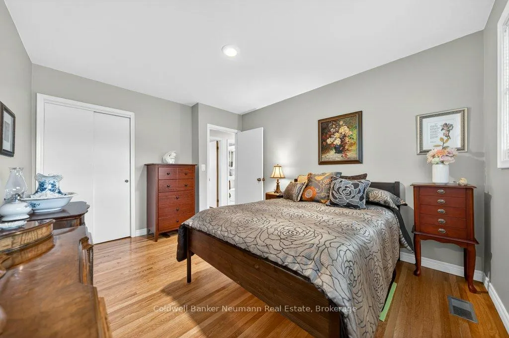 Photo 20 of 29 Delmar Boulevard, Guelph, St. George's — HOMEH