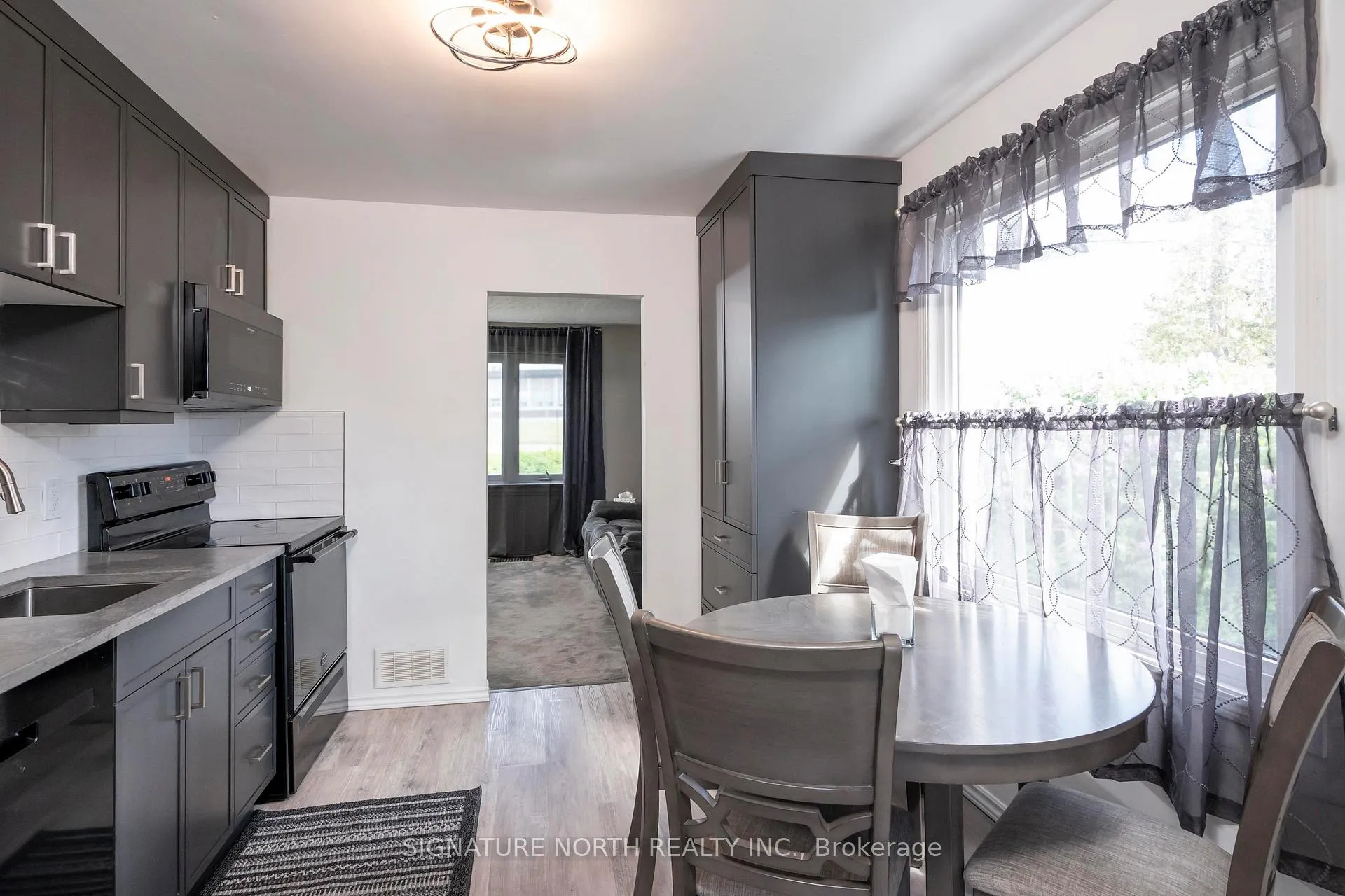Photo 8 of 505 Oliver Road, Thunder Bay, Academy Heights — HOMEH