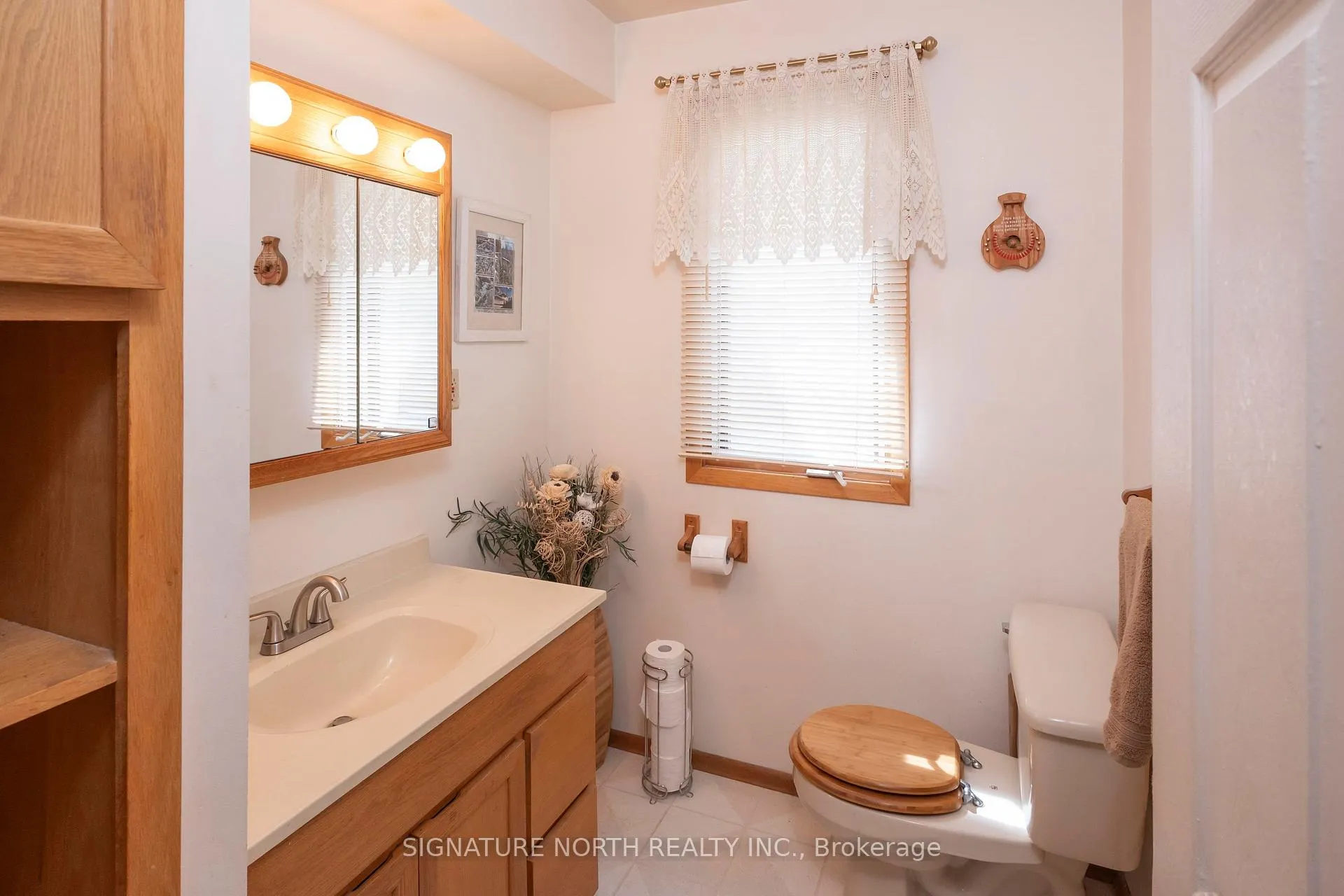 Photo 10 of 505 Oliver Road, Thunder Bay, Academy Heights — HOMEH