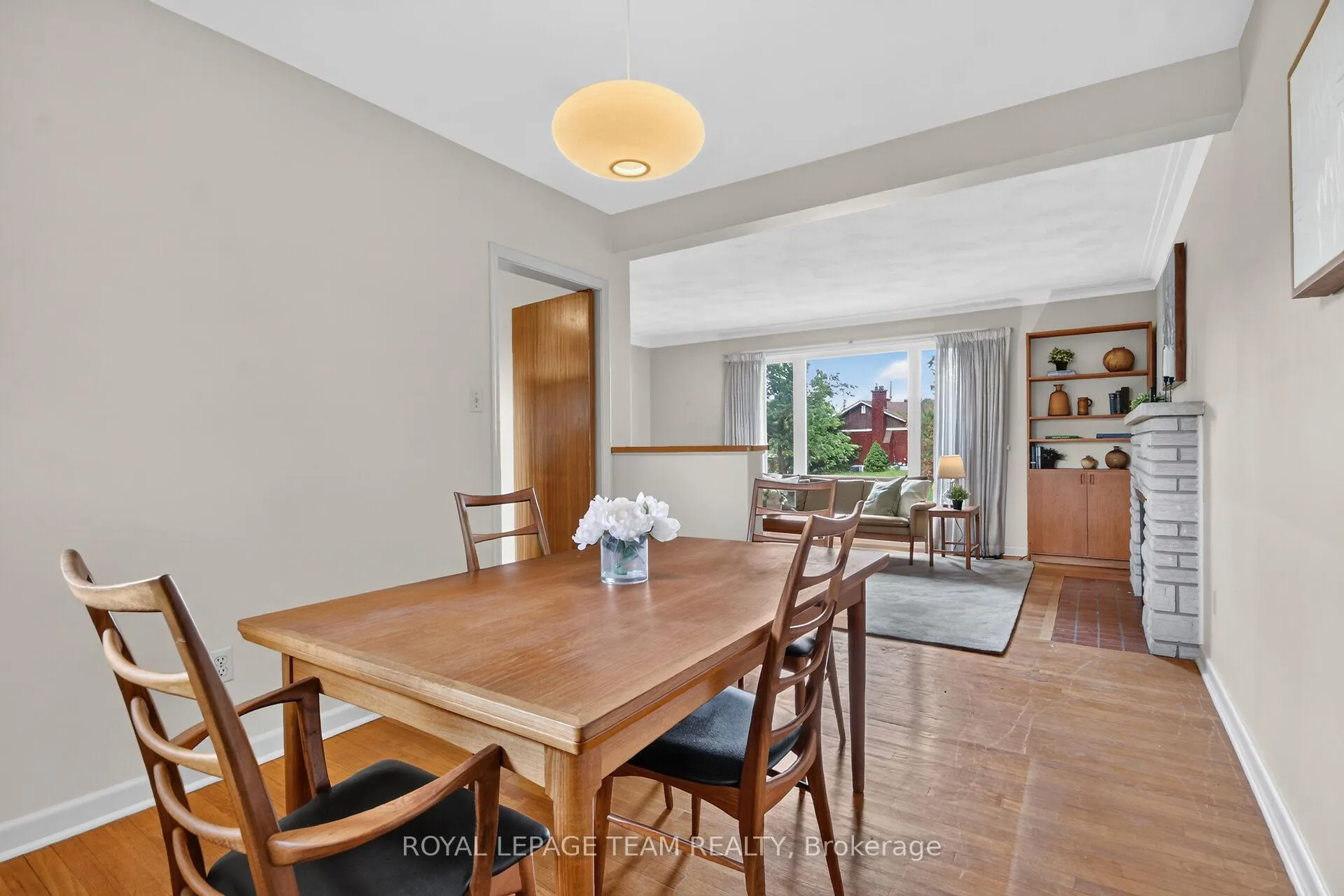 Photo 8 of 1768 Laxton Crescent, Ottawa, Bel Air Heights — HOMEH