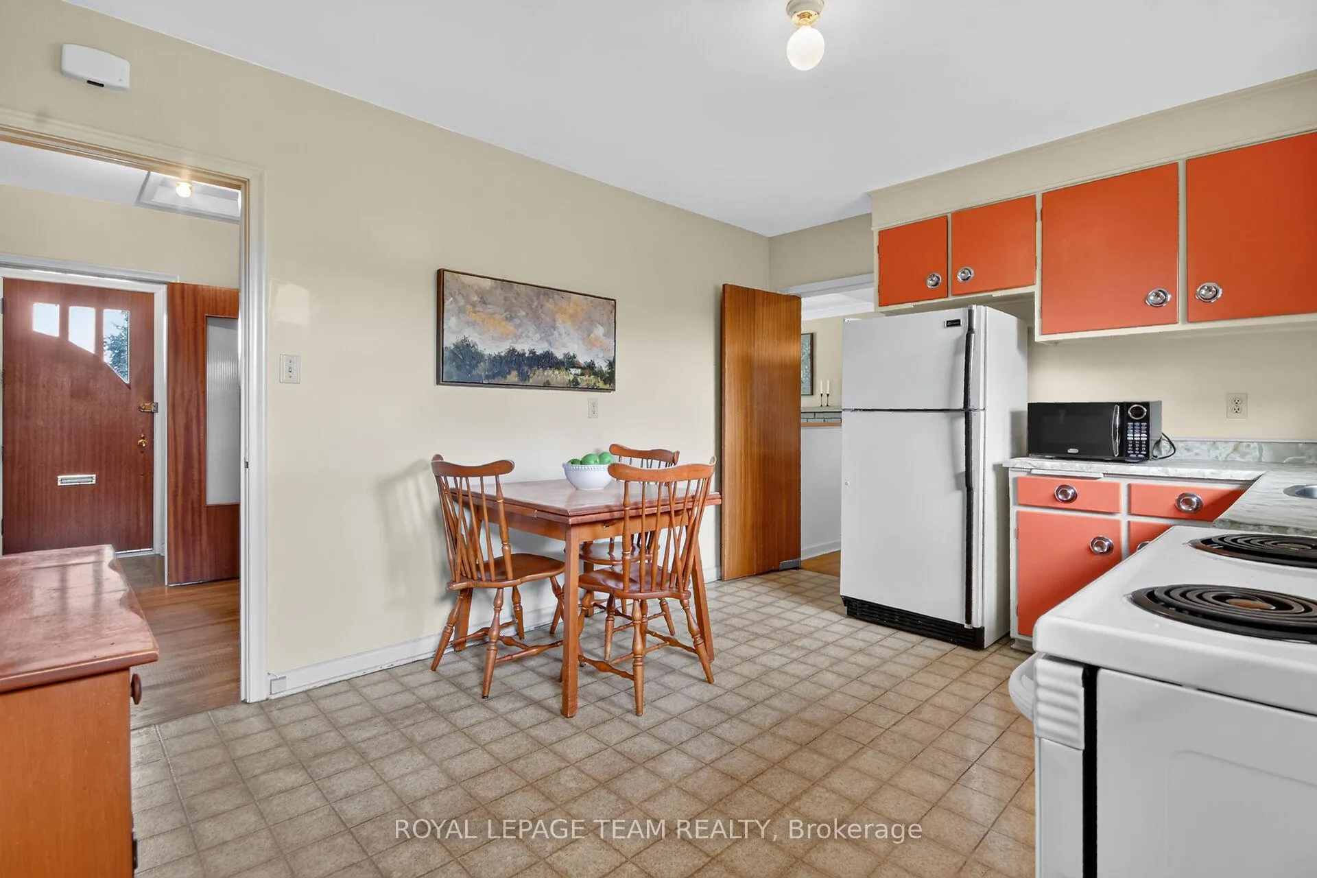 Photo 12 of 1768 Laxton Crescent, Ottawa, Bel Air Heights — HOMEH