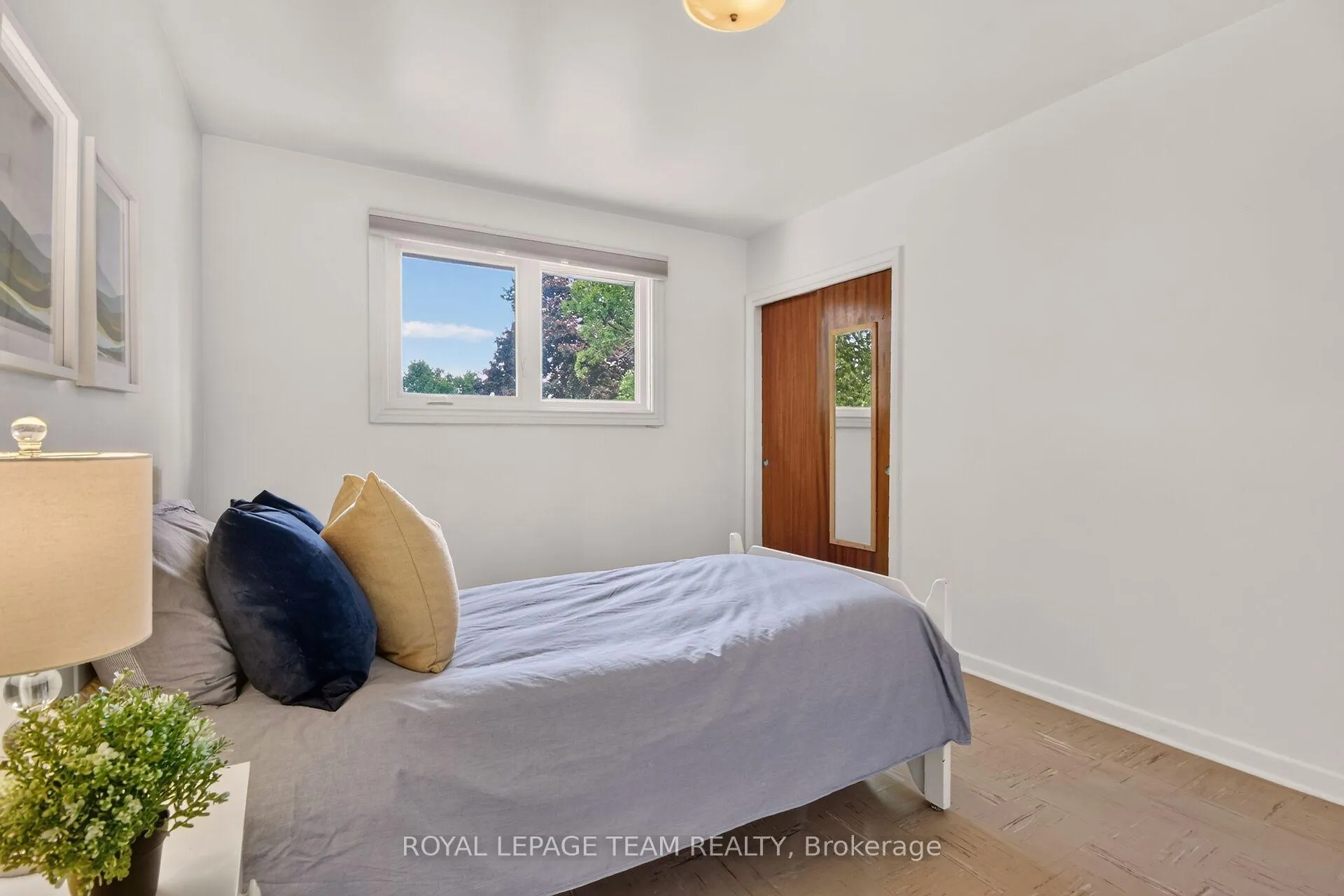 Photo 19 of 1768 Laxton Crescent, Ottawa, Bel Air Heights — HOMEH