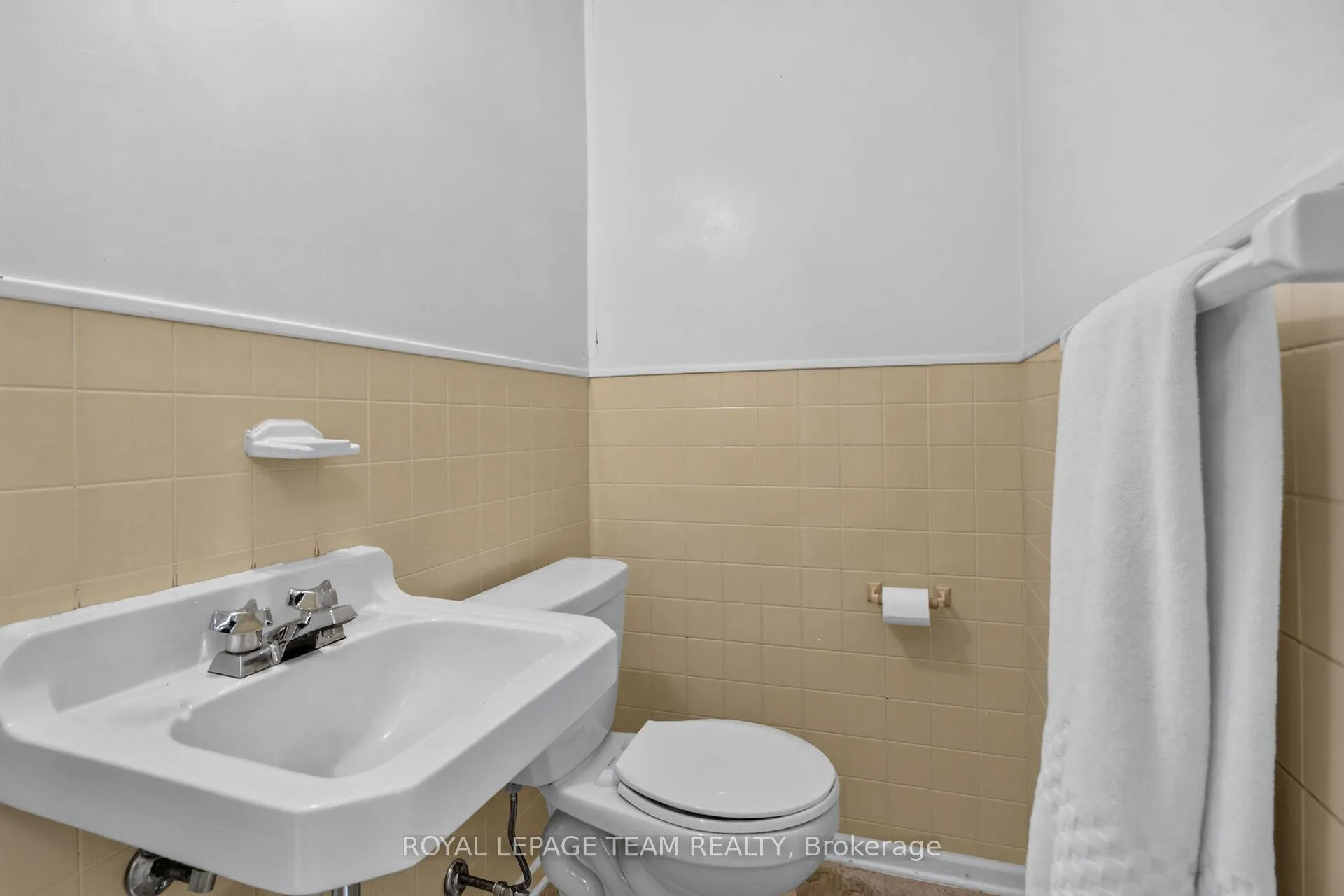 Photo 23 of 1768 Laxton Crescent, Ottawa, Bel Air Heights — HOMEH
