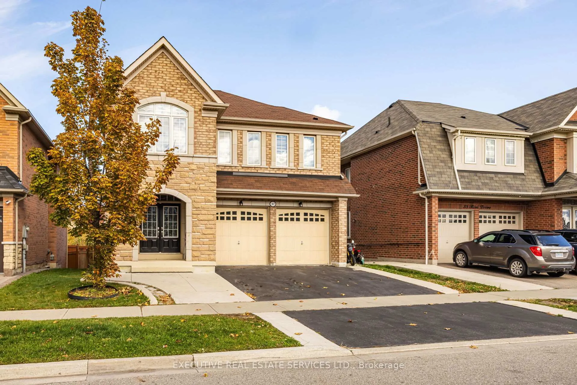 Photo 2 of 37 Ross Drive, Brampton, Sandringham-Wellington — HOMEH