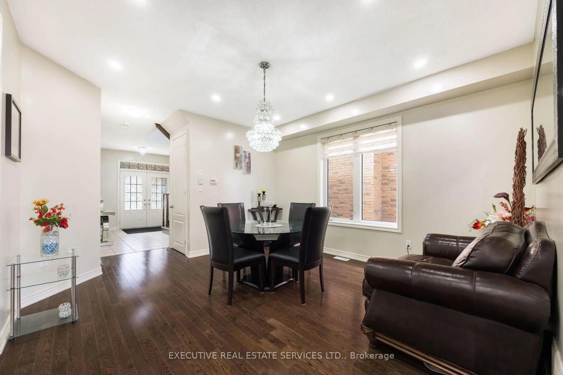 Photo 9 of 37 Ross Drive, Brampton, Sandringham-Wellington — HOMEH