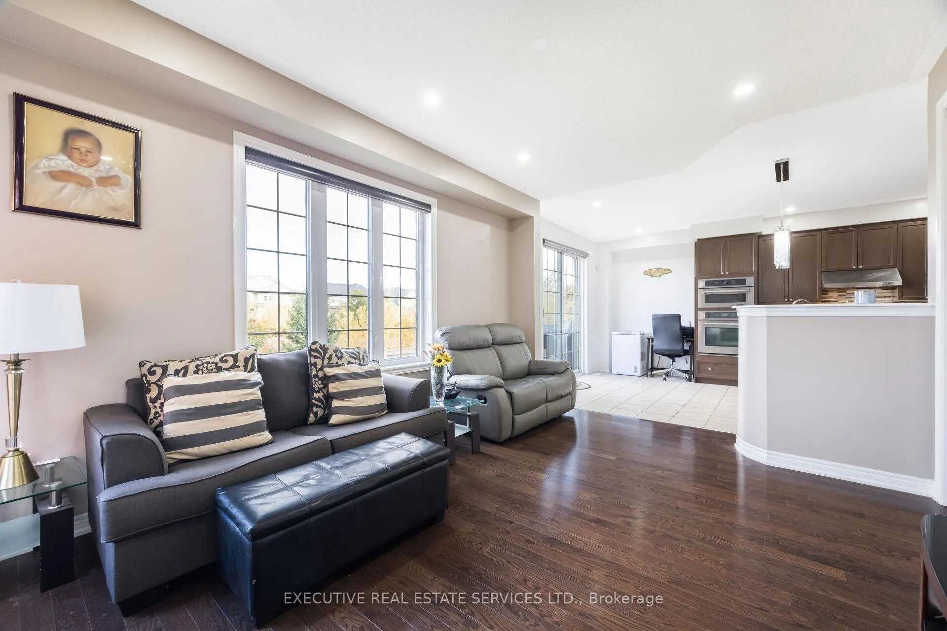 Photo 12 of 37 Ross Drive, Brampton, Sandringham-Wellington — HOMEH