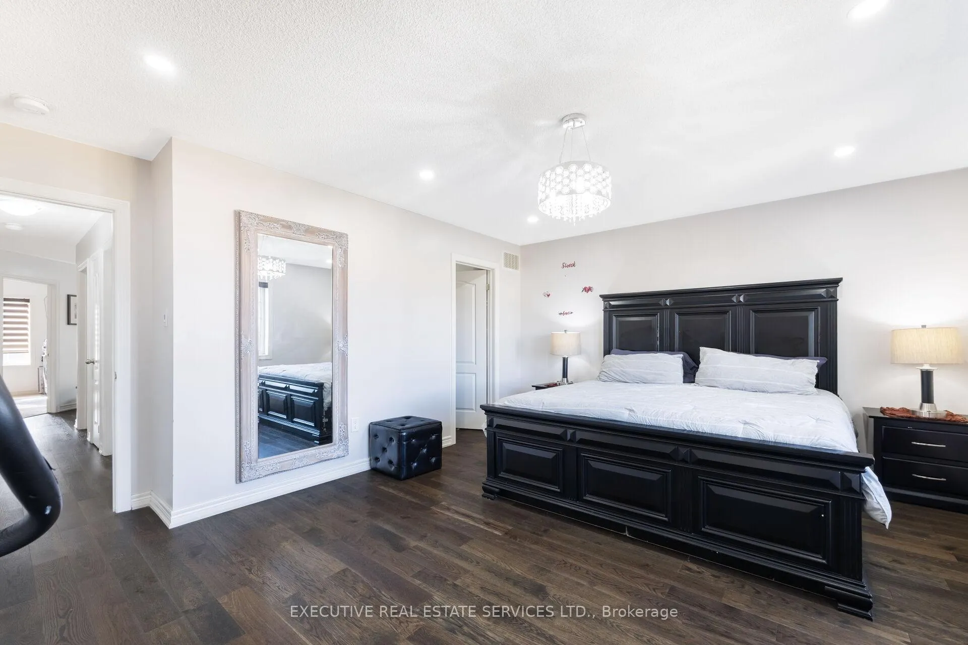 Photo 23 of 37 Ross Drive, Brampton, Sandringham-Wellington — HOMEH