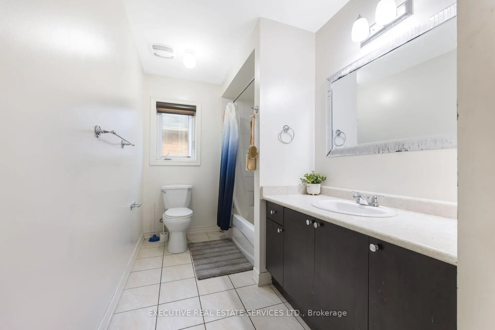 Photo 31 of 37 Ross Drive, Brampton, Sandringham-Wellington — HOMEH