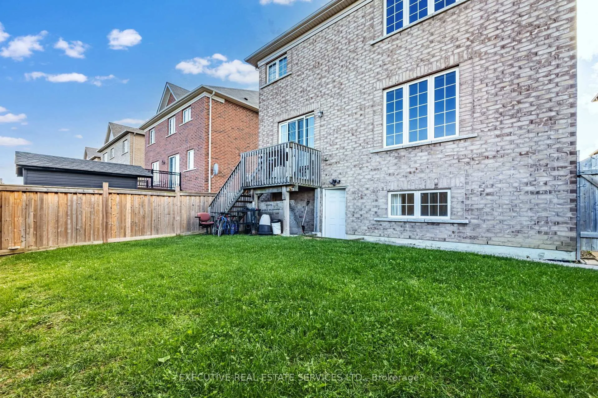 Photo 42 of 37 Ross Drive, Brampton, Sandringham-Wellington — HOMEH