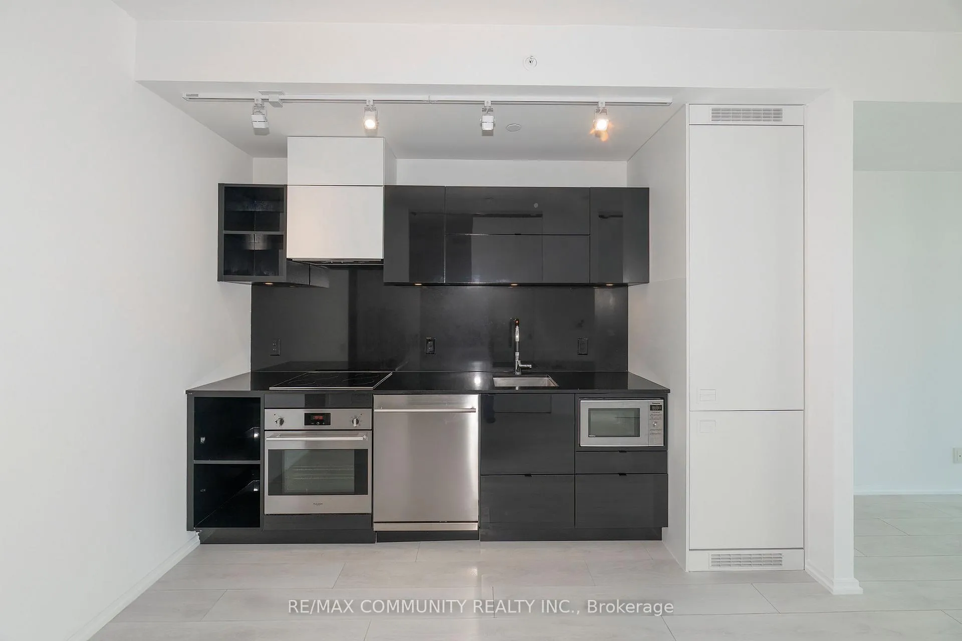 Photo 4 of Unit 2603, 125 Peter Street, Toronto, Waterfront Communities — HOMEH