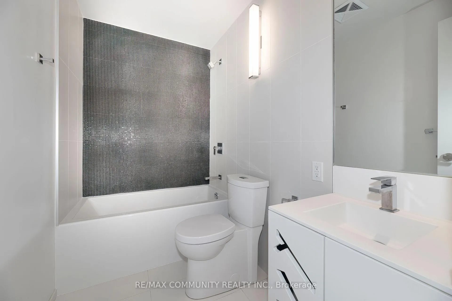 Photo 6 of Unit 2603, 125 Peter Street, Toronto, Waterfront Communities — HOMEH