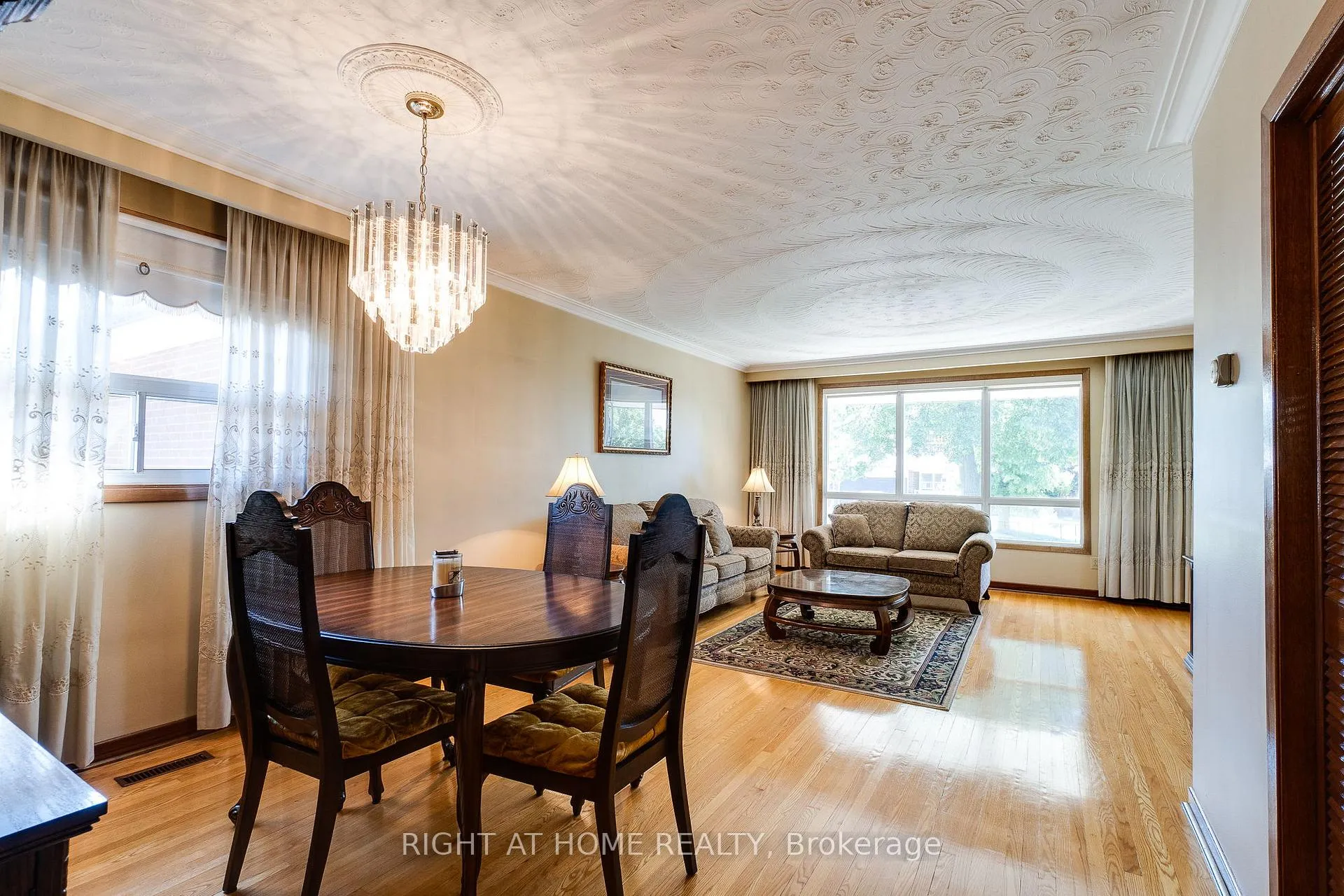 Photo 9 of 1197 Shamir Crescent, Mississauga, Erindale — HOMEH