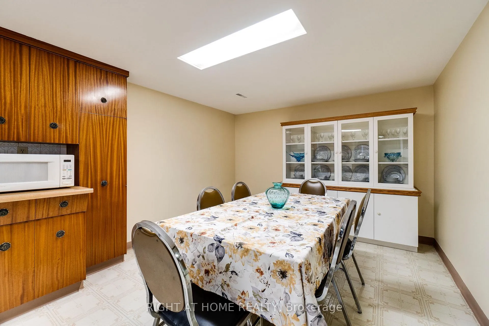 Photo 17 of 1197 Shamir Crescent, Mississauga, Erindale — HOMEH