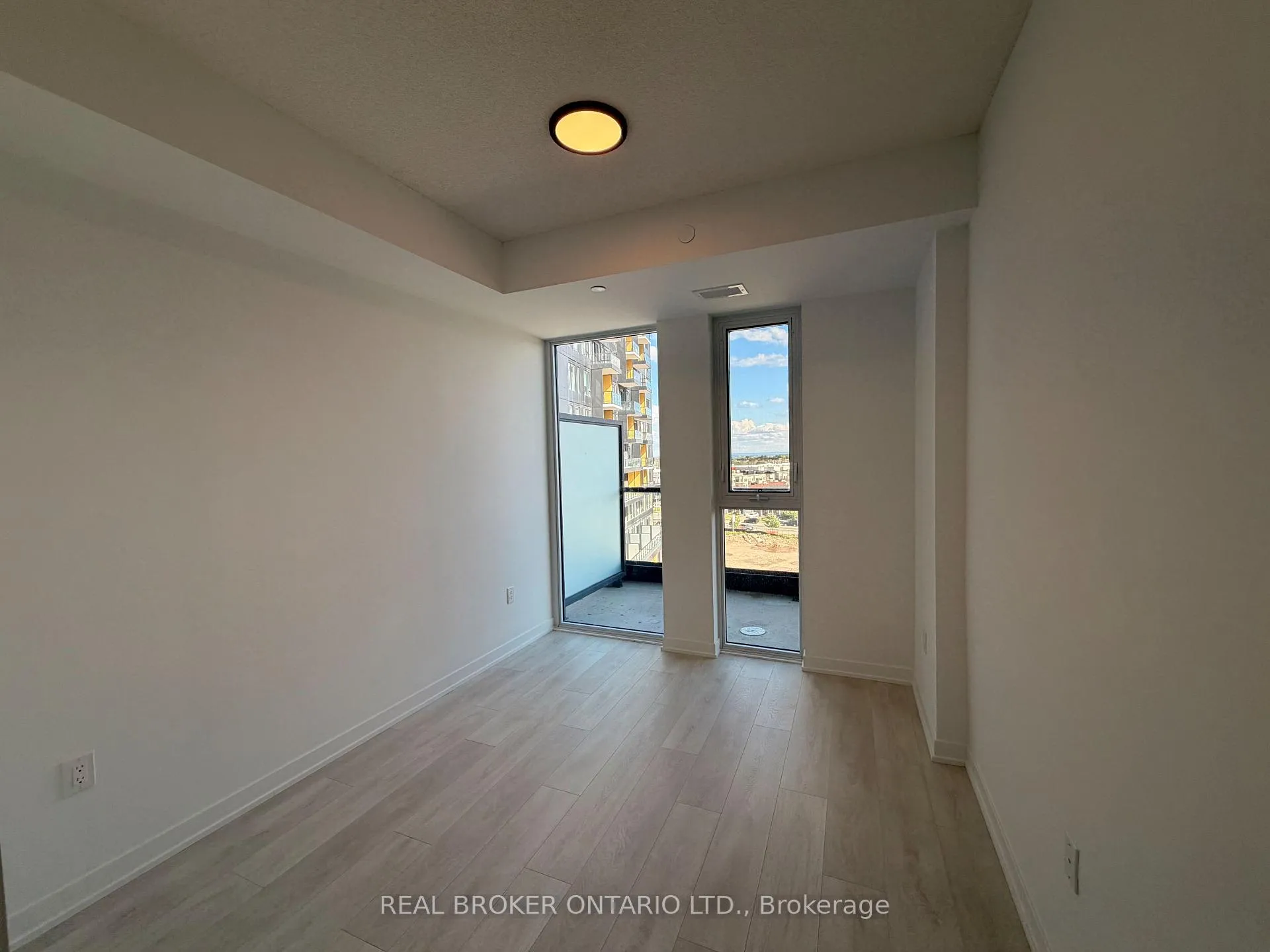 Photo 3 of Unit D701, 4878 Powers Common, Burlington, Alton — HOMEH
