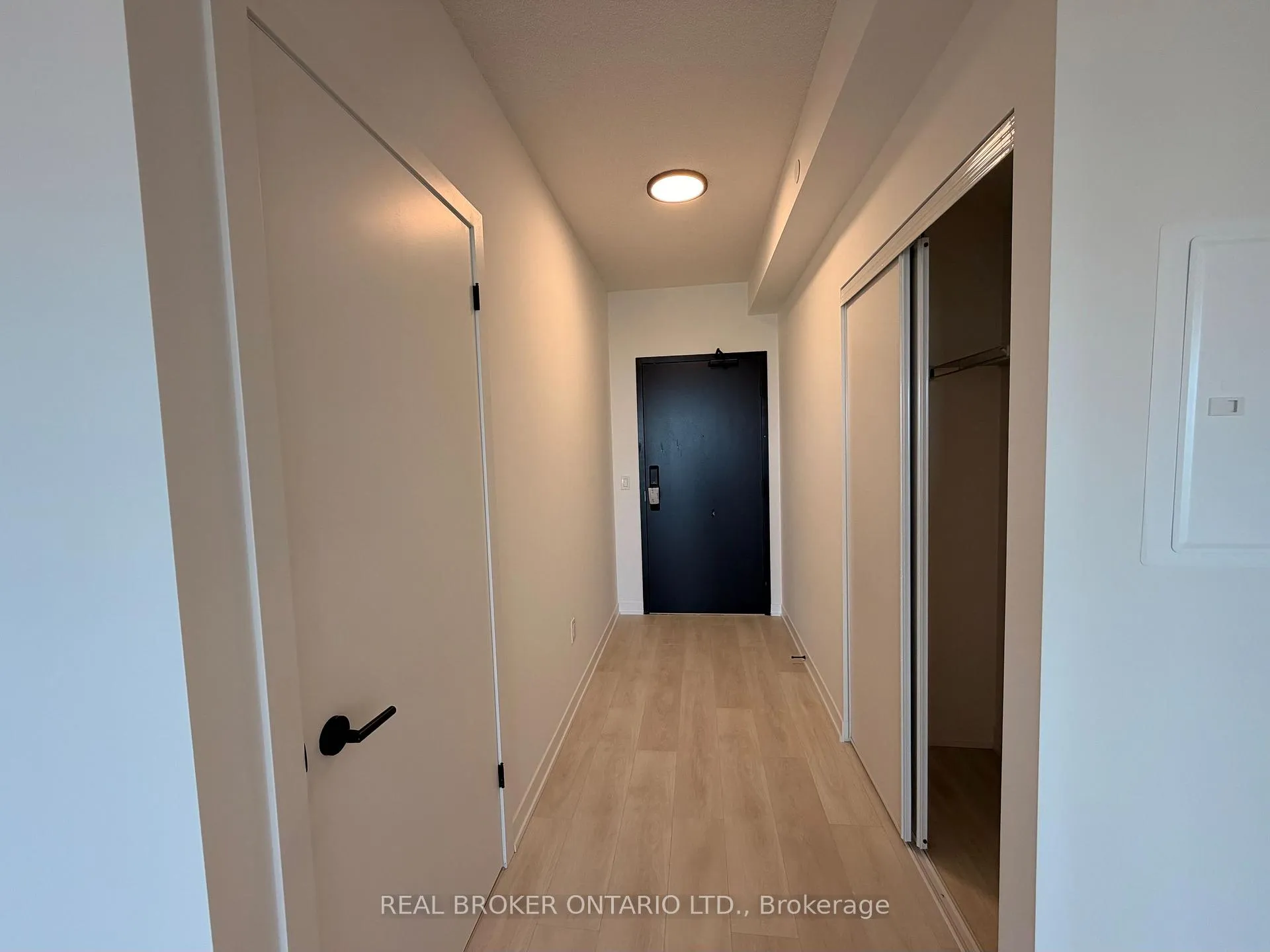 Photo 10 of Unit D701, 4878 Powers Common, Burlington, Alton — HOMEH