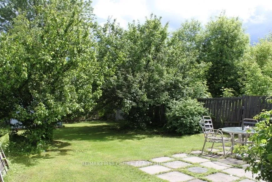 Photo 19 of 516 Wentworth Crescent, Thunder Bay, County Park — HOMEH