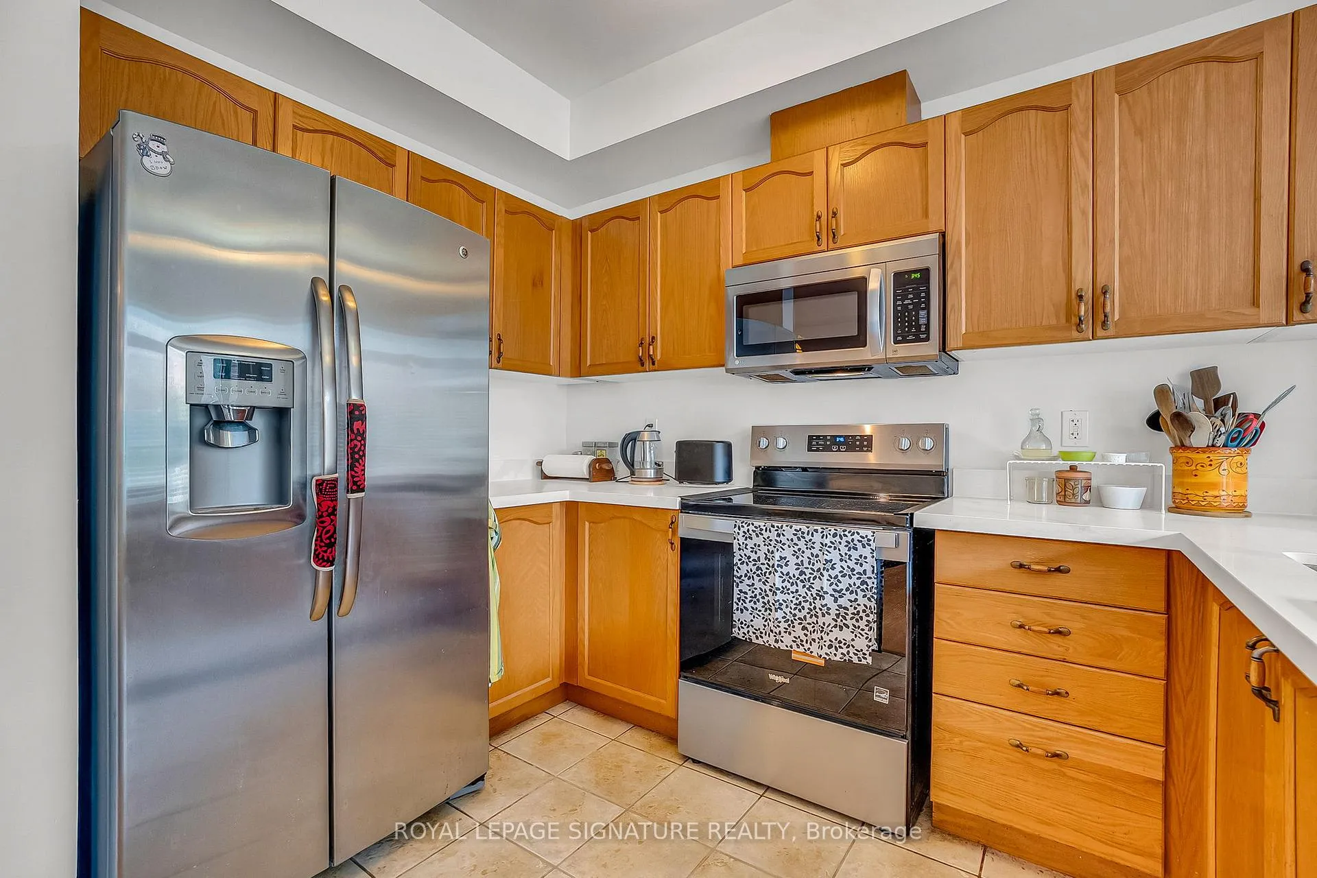 Photo 13 of 17 Croker Drive, Ajax, South East — HOMEH