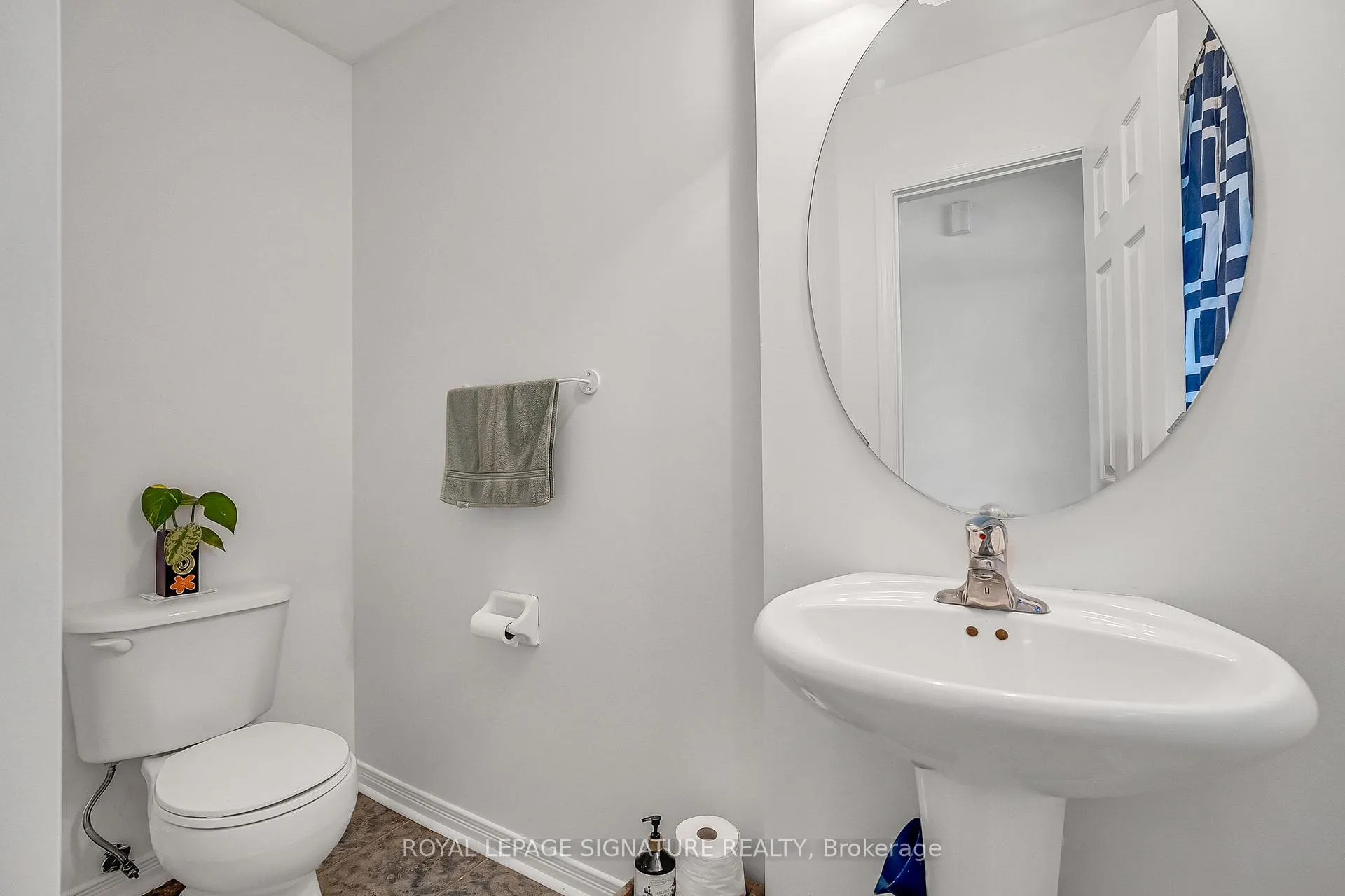 Photo 14 of 17 Croker Drive, Ajax, South East — HOMEH