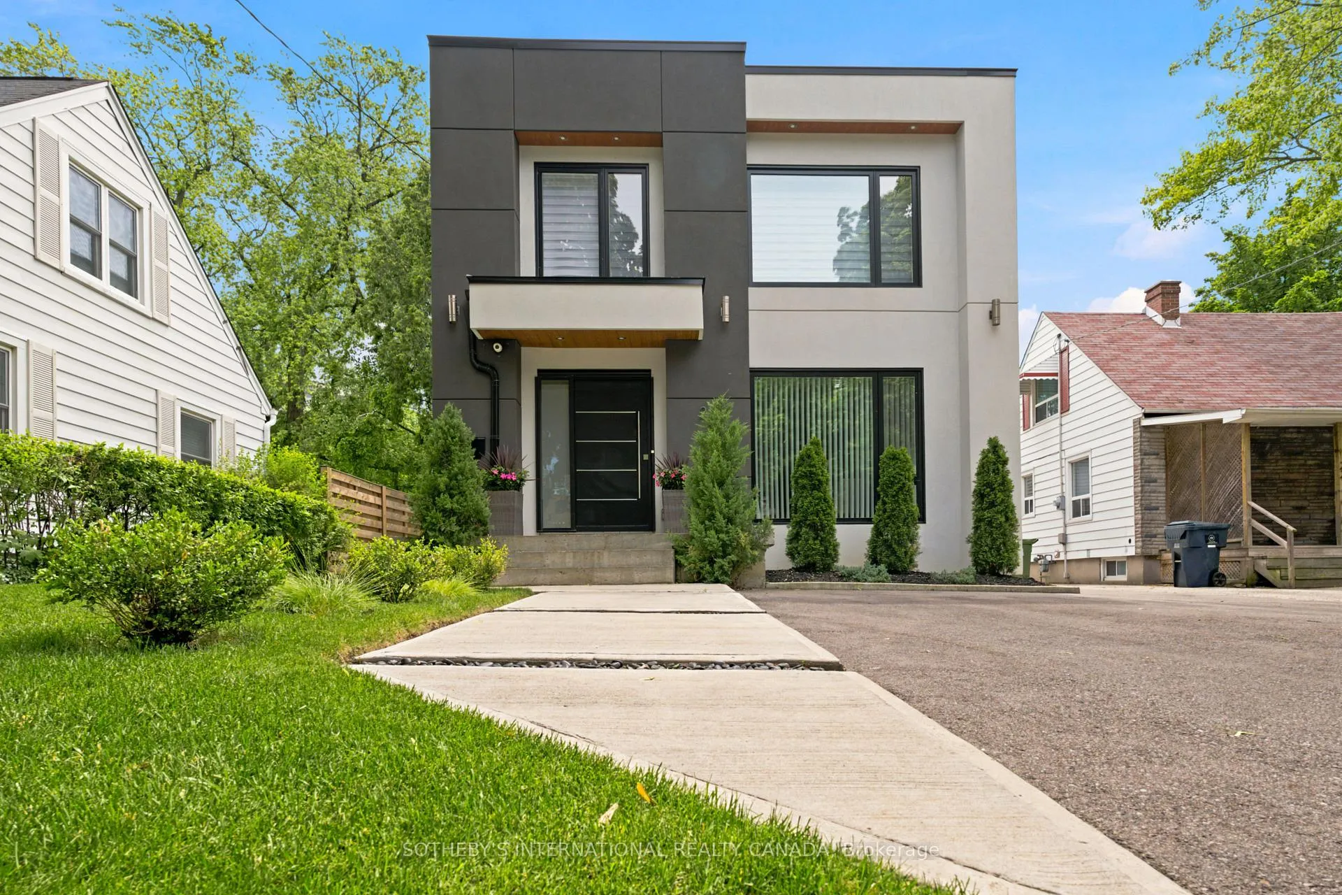 Photo 1 of 20 Uno Drive, Etobicoke, Stonegate-Queensway — HOMEH