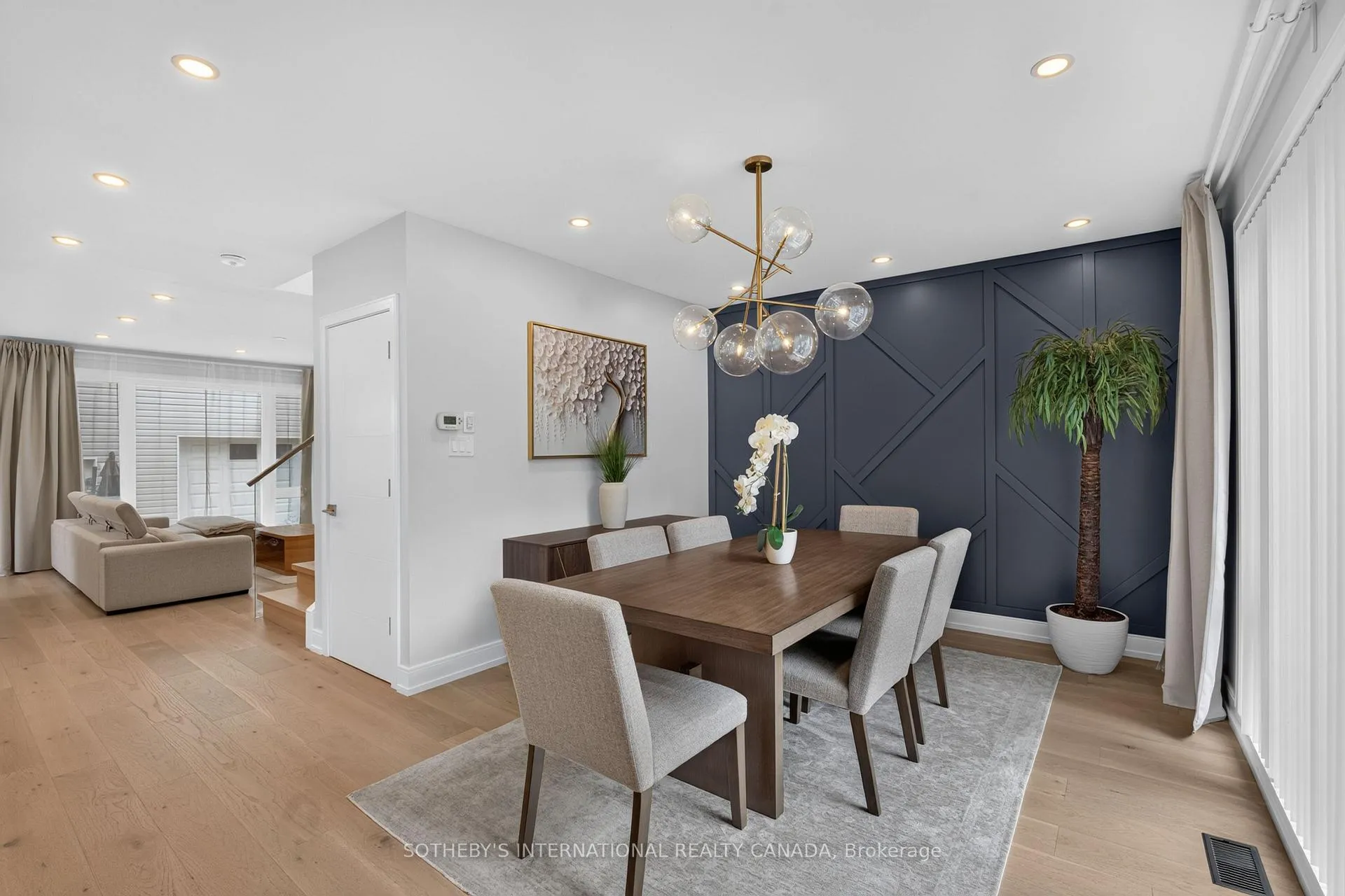 Photo 7 of 20 Uno Drive, Etobicoke, Stonegate-Queensway — HOMEH