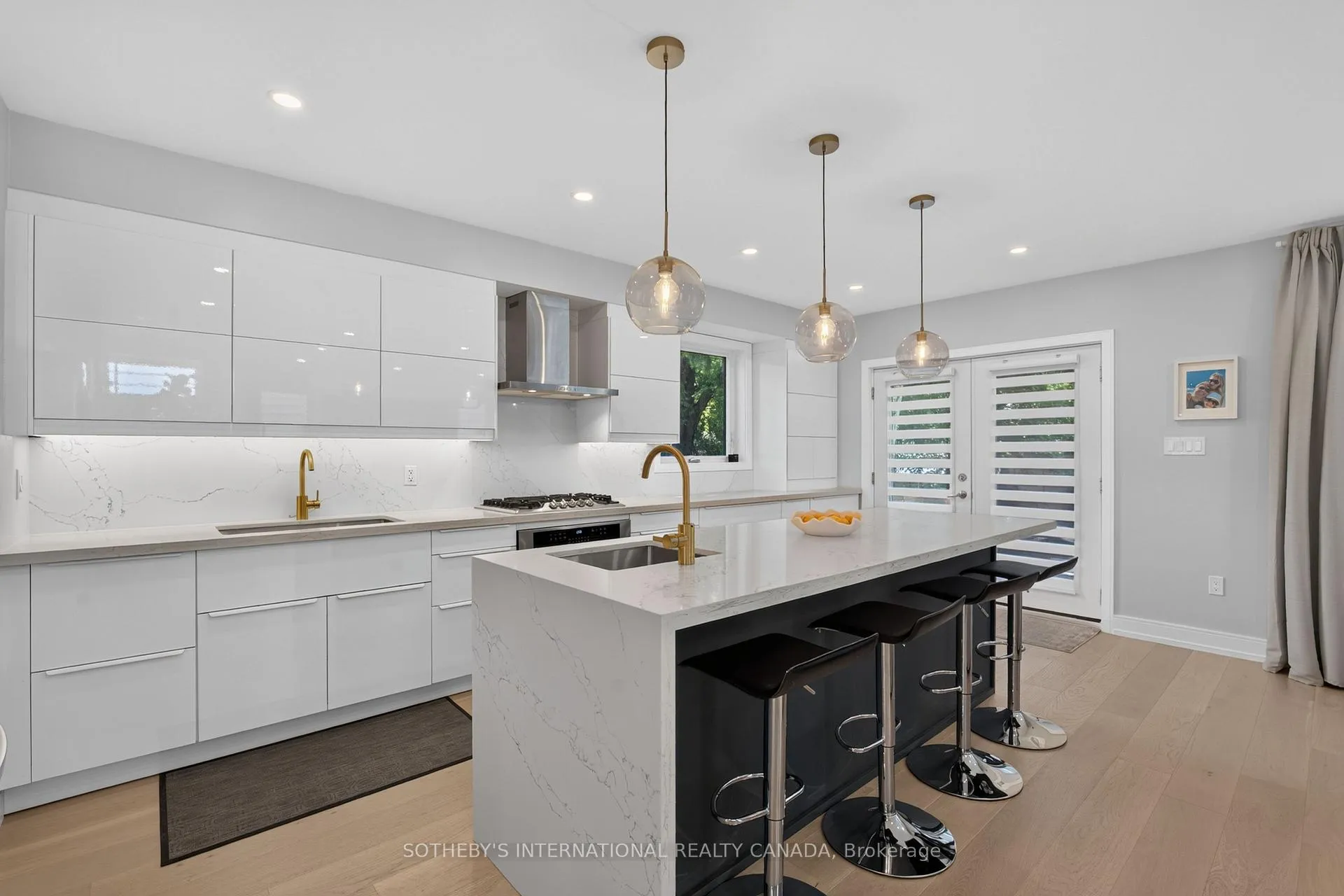 Photo 14 of 20 Uno Drive, Etobicoke, Stonegate-Queensway — HOMEH