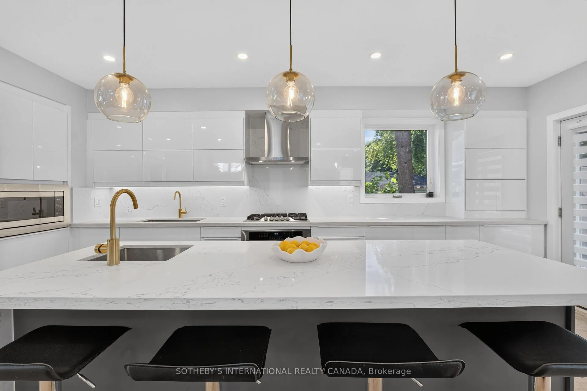 Photo 15 of 20 Uno Drive, Etobicoke, Stonegate-Queensway — HOMEH