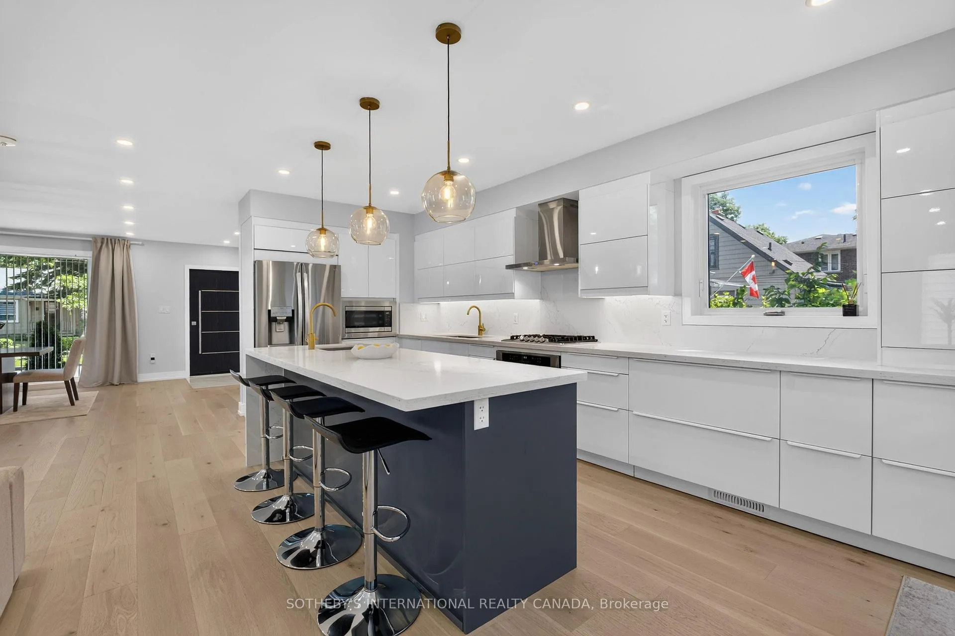 Photo 16 of 20 Uno Drive, Etobicoke, Stonegate-Queensway — HOMEH