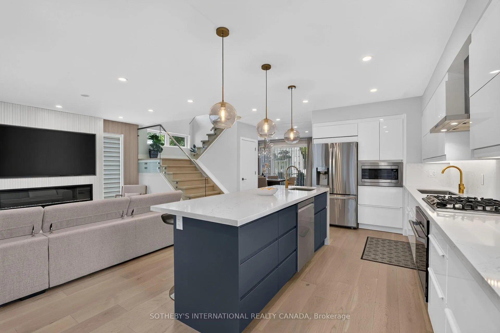 Photo 18 of 20 Uno Drive, Etobicoke, Stonegate-Queensway — HOMEH