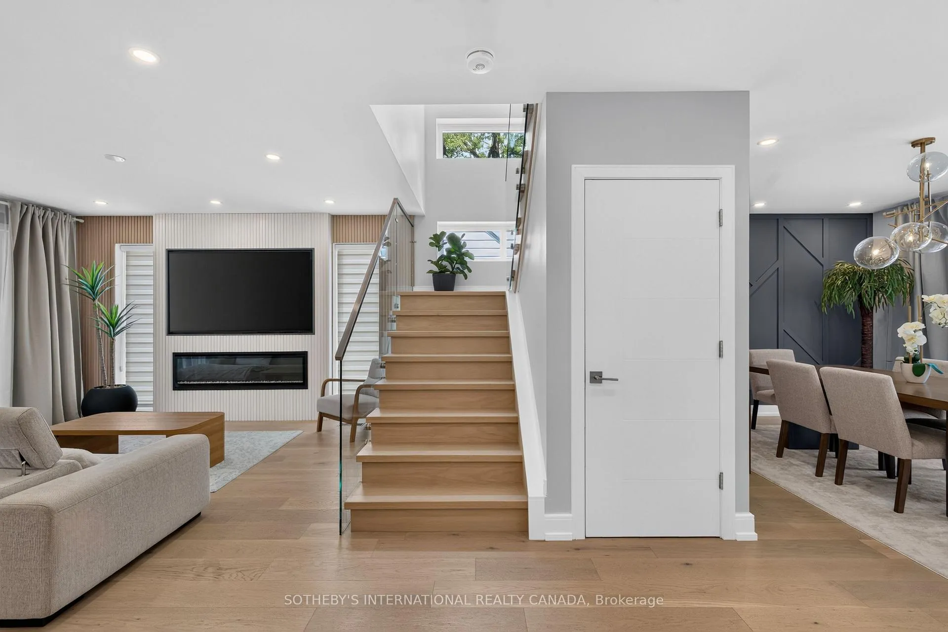Photo 20 of 20 Uno Drive, Etobicoke, Stonegate-Queensway — HOMEH