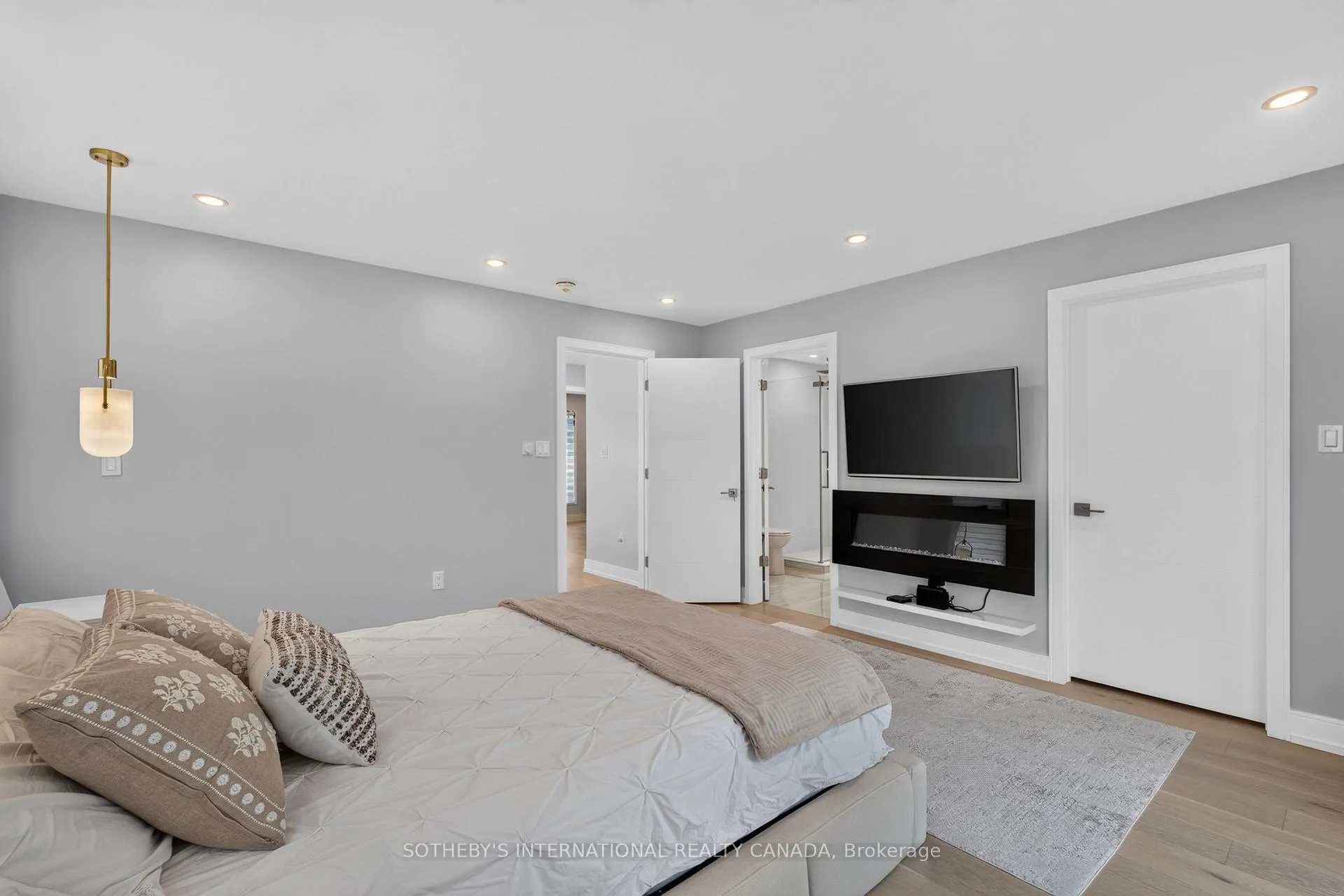Photo 26 of 20 Uno Drive, Etobicoke, Stonegate-Queensway — HOMEH