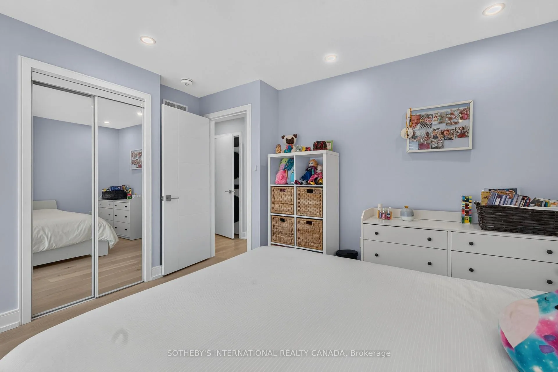 Photo 29 of 20 Uno Drive, Etobicoke, Stonegate-Queensway — HOMEH