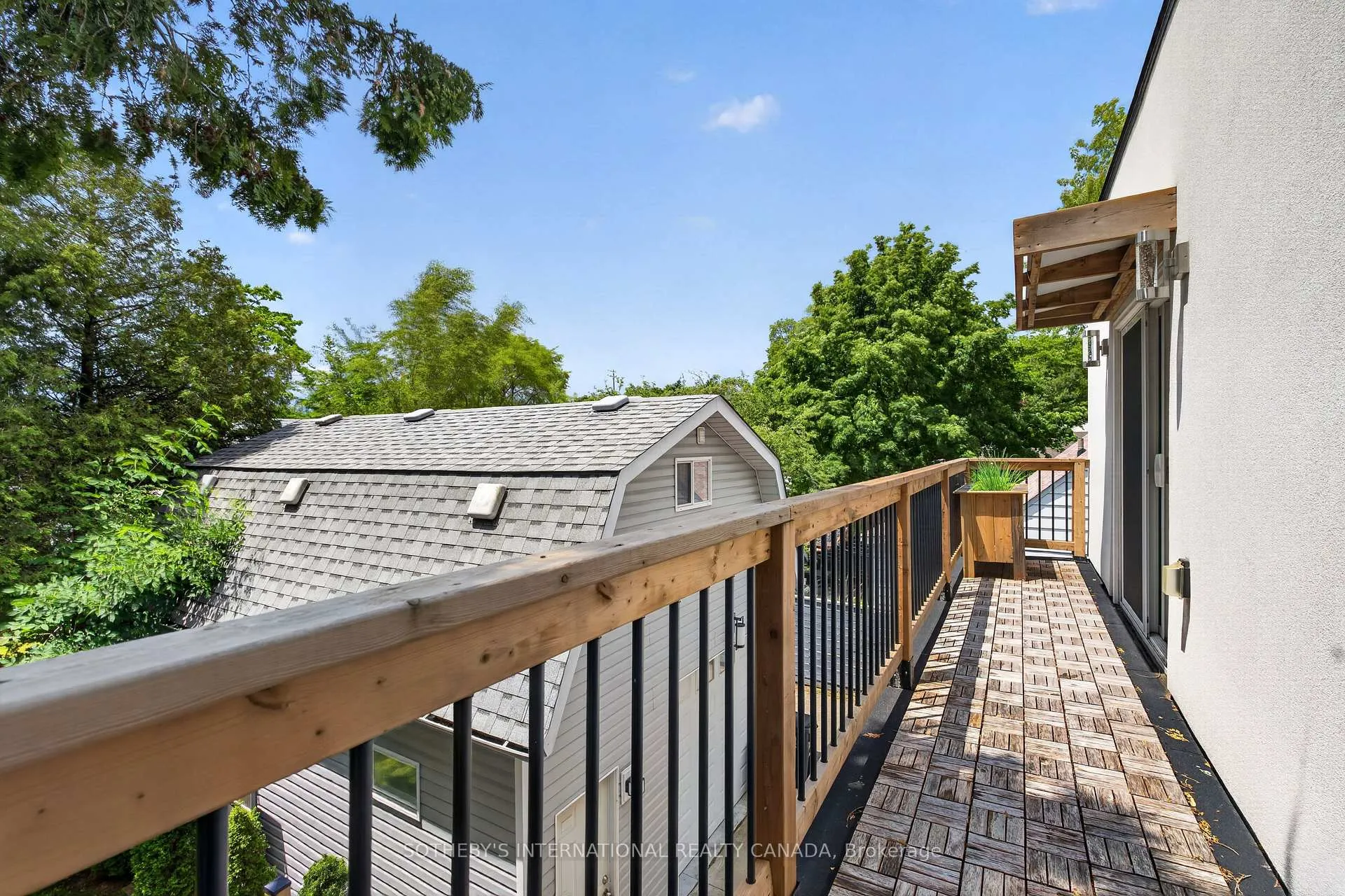 Photo 33 of 20 Uno Drive, Etobicoke, Stonegate-Queensway — HOMEH