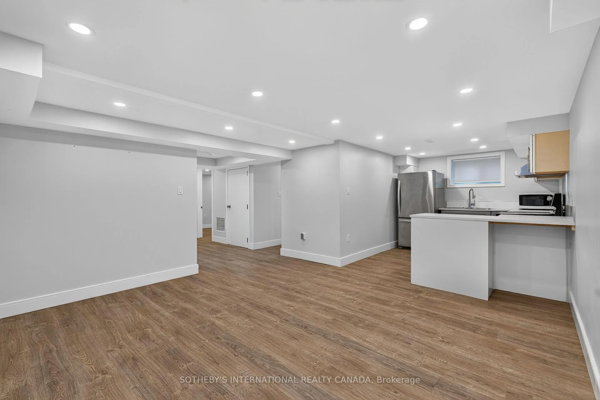 Photo 35 of 20 Uno Drive, Etobicoke, Stonegate-Queensway — HOMEH