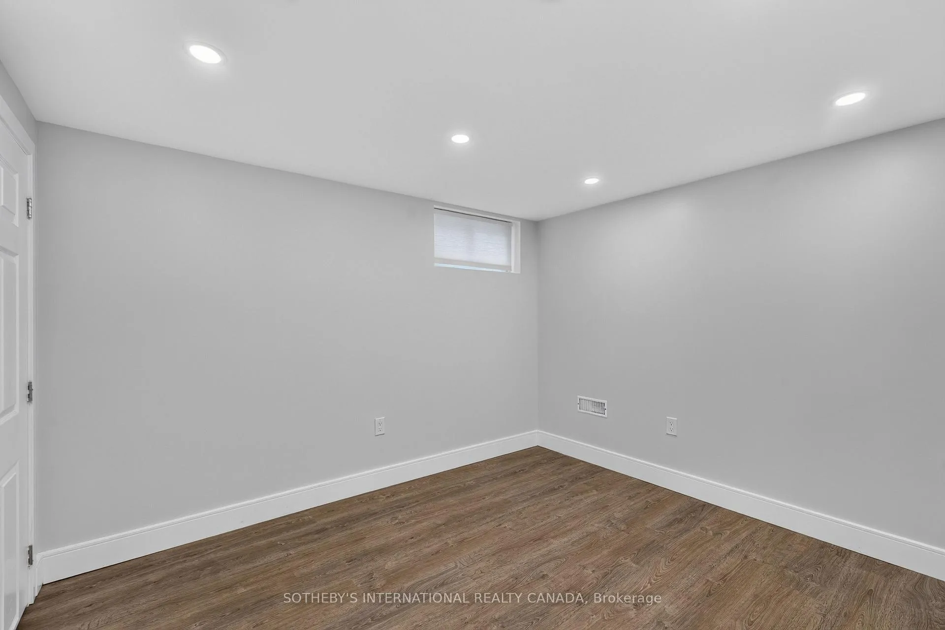 Photo 41 of 20 Uno Drive, Etobicoke, Stonegate-Queensway — HOMEH