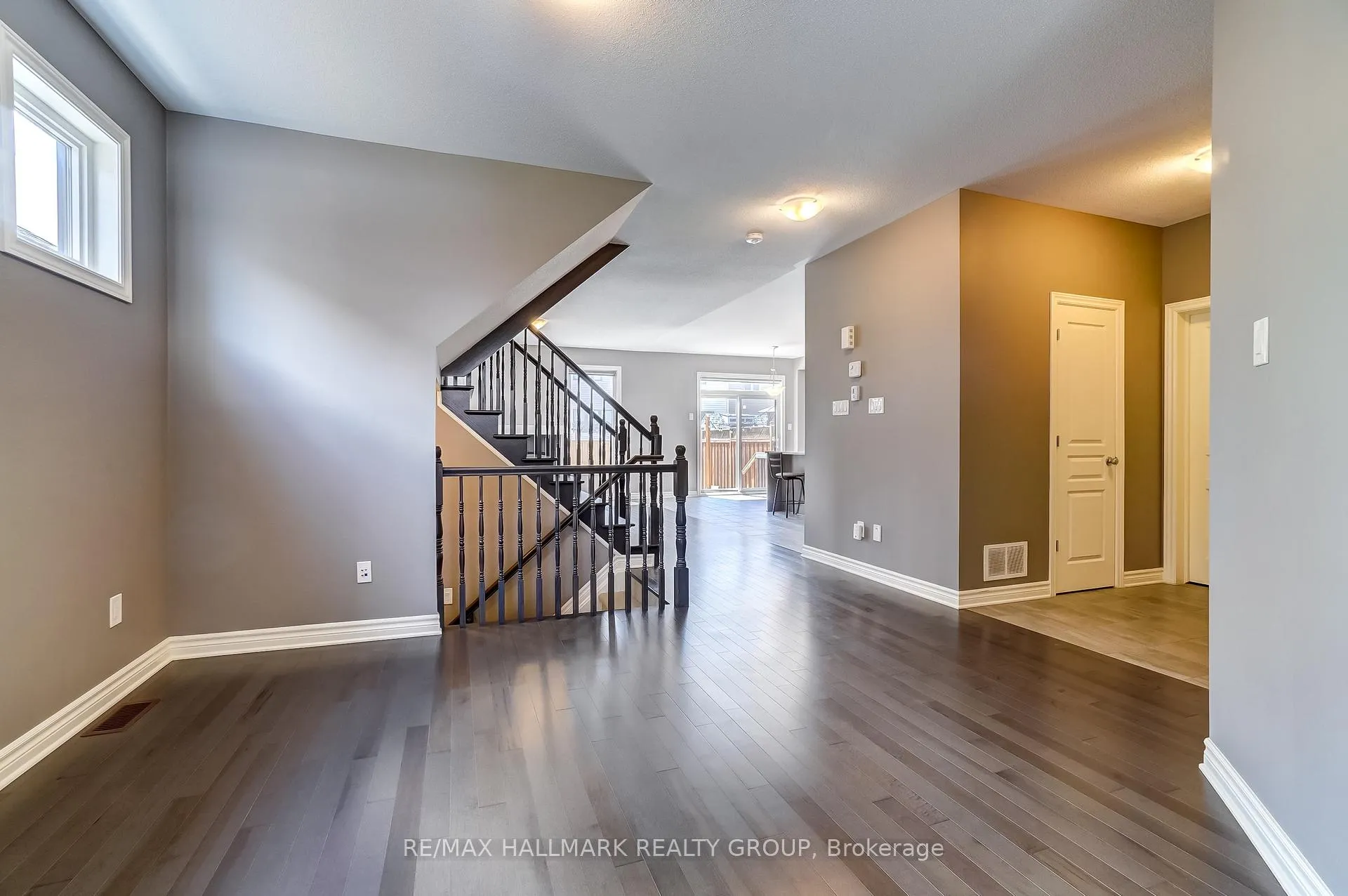 Photo 5 of 1110 Beckett Crescent, Ottawa, Stittsville (South) — HOMEH