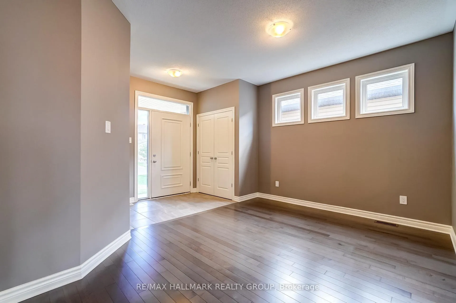 Photo 6 of 1110 Beckett Crescent, Ottawa, Stittsville (South) — HOMEH