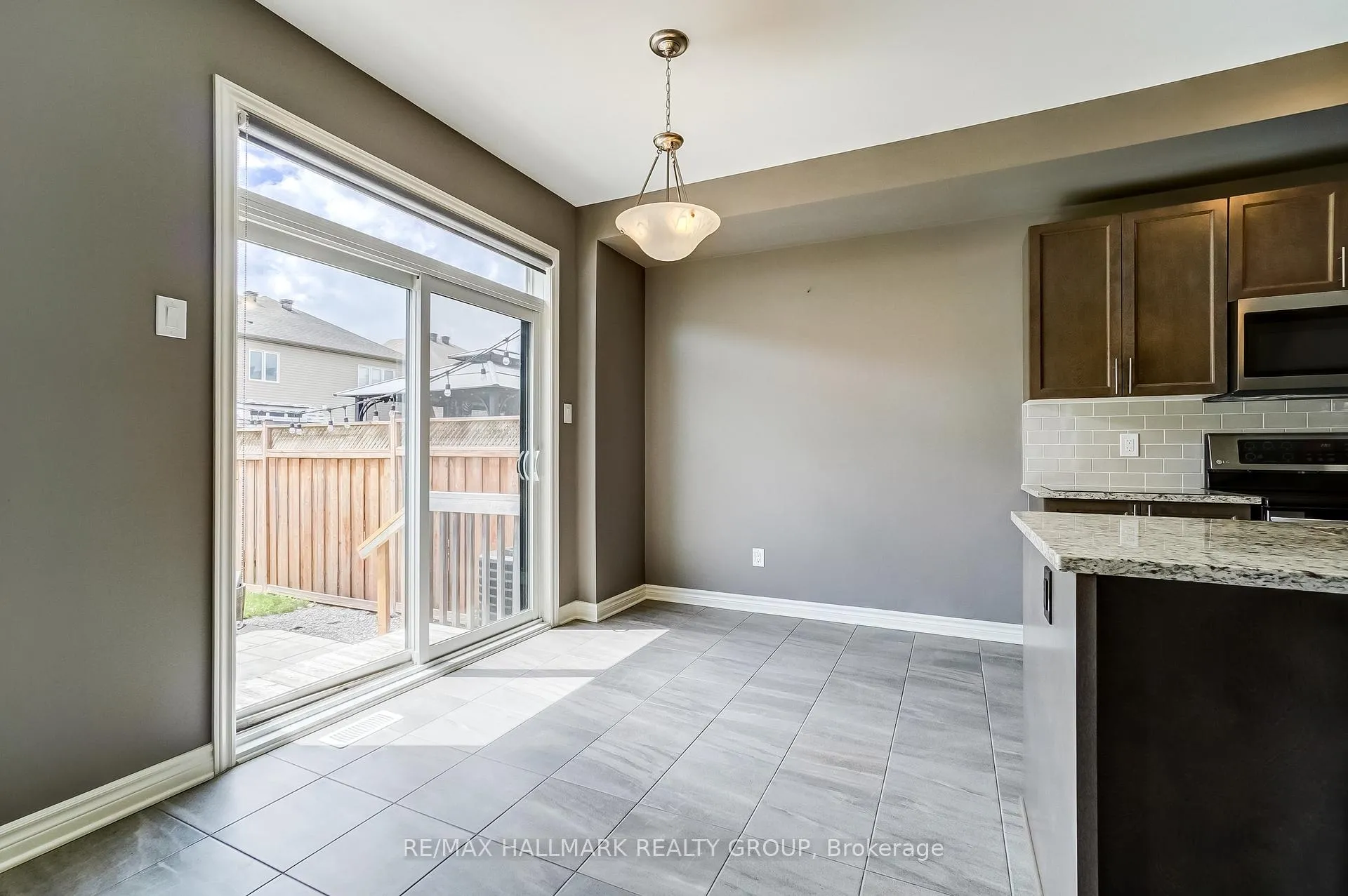 Photo 12 of 1110 Beckett Crescent, Ottawa, Stittsville (South) — HOMEH