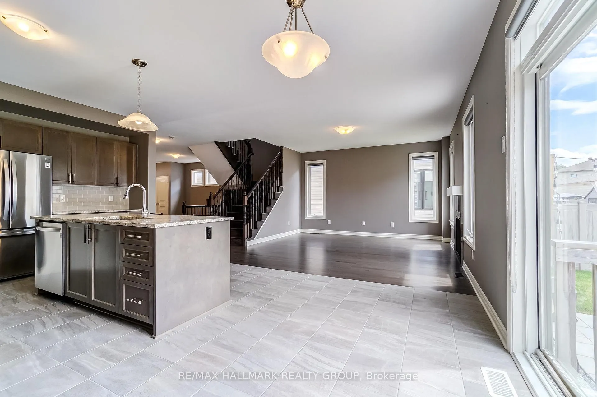 Photo 13 of 1110 Beckett Crescent, Ottawa, Stittsville (South) — HOMEH