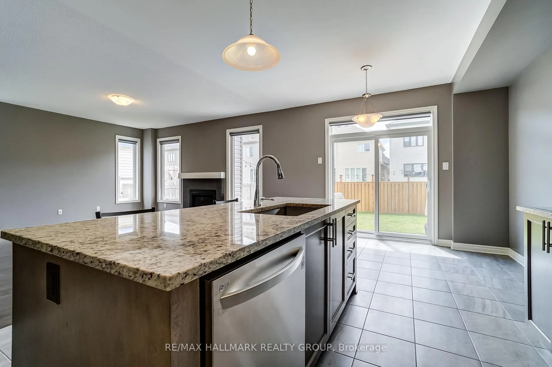 Photo 17 of 1110 Beckett Crescent, Ottawa, Stittsville (South) — HOMEH