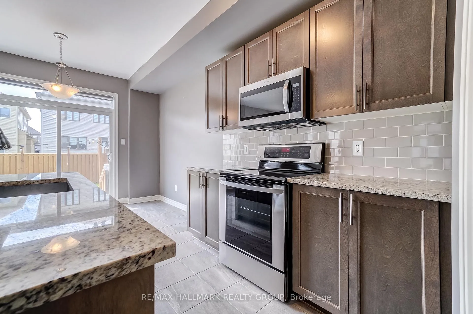 Photo 18 of 1110 Beckett Crescent, Ottawa, Stittsville (South) — HOMEH