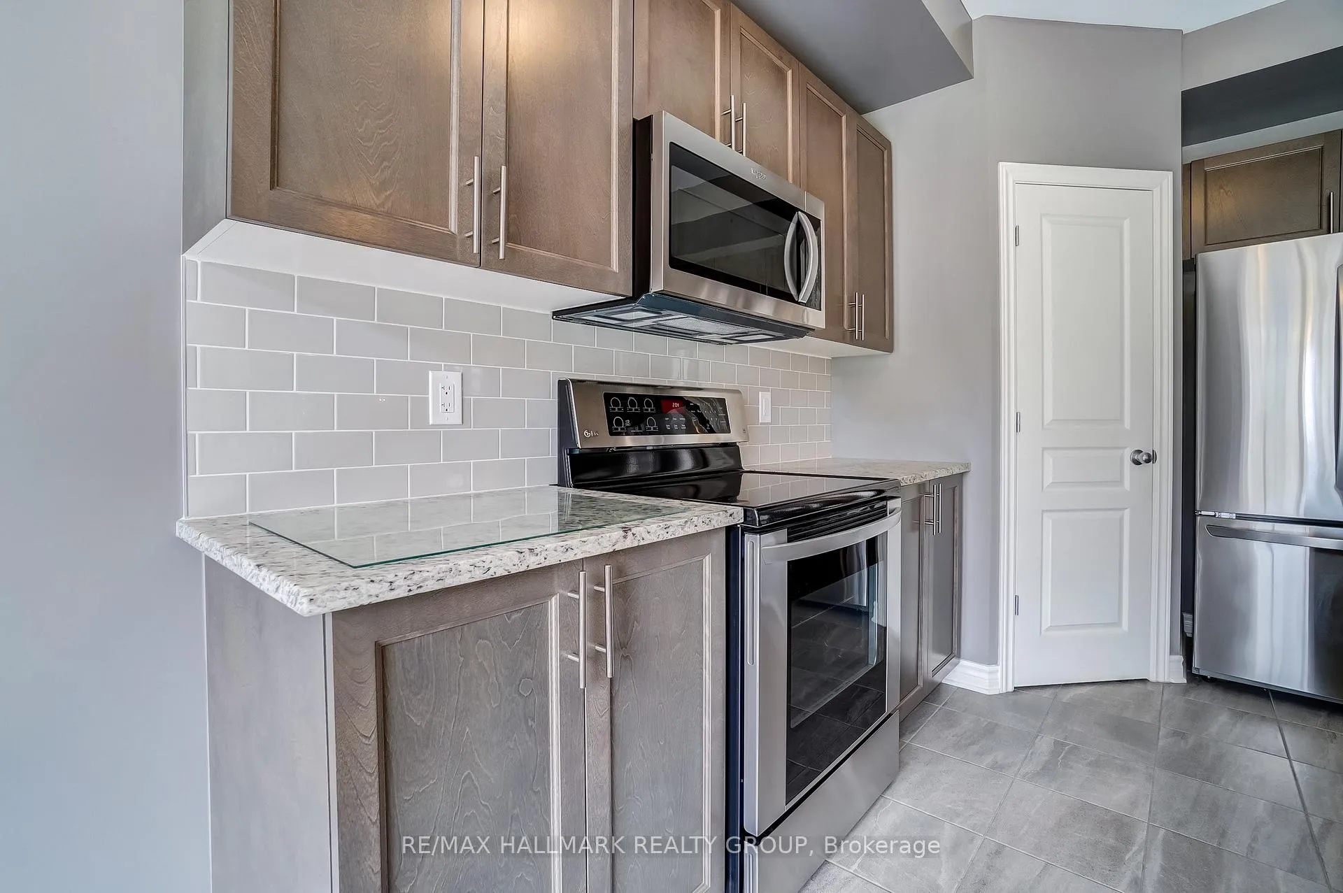 Photo 20 of 1110 Beckett Crescent, Ottawa, Stittsville (South) — HOMEH