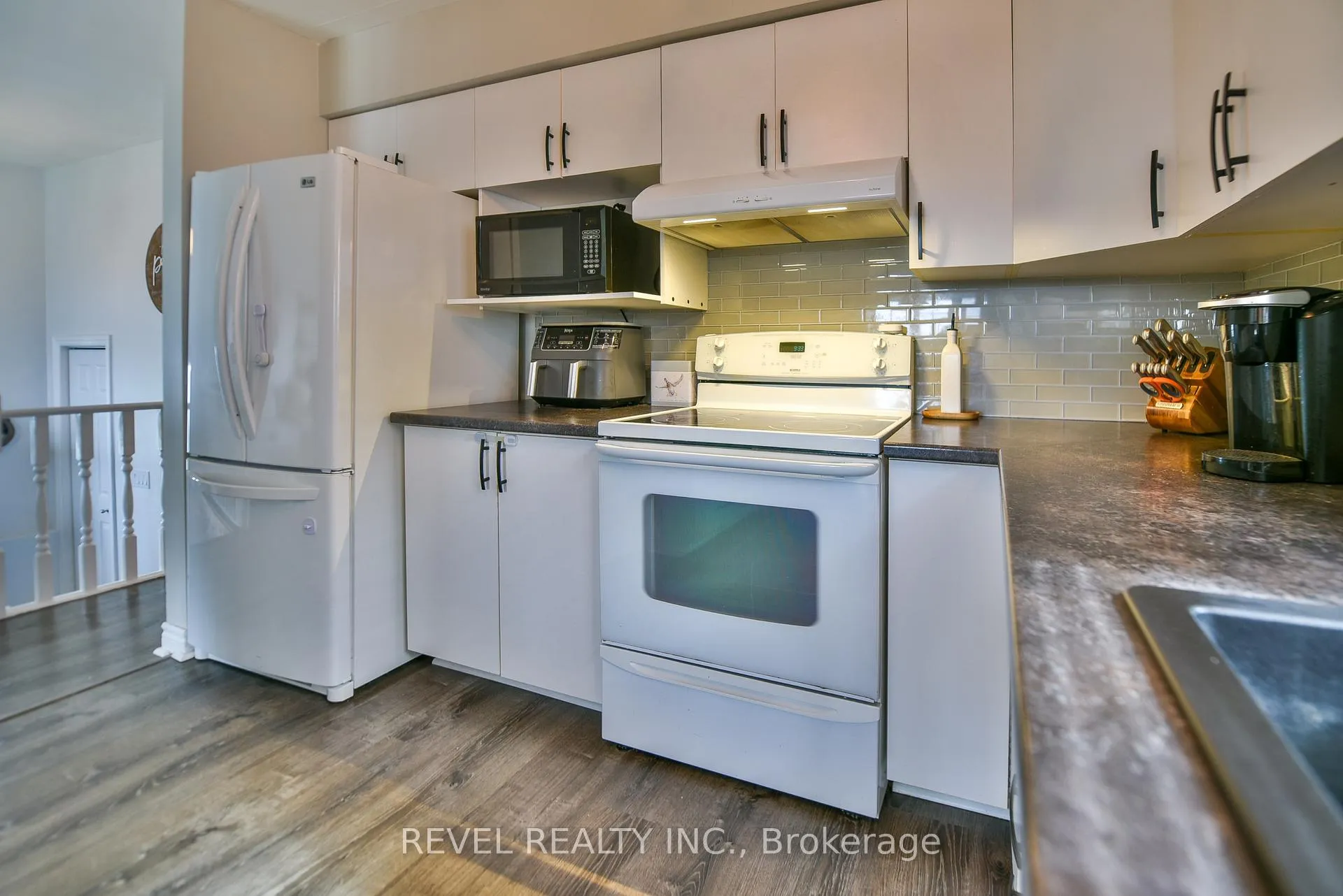 Photo 12 of 1213 Lozanne Crescent, Timmins, TNW - Riverpark — HOMEH