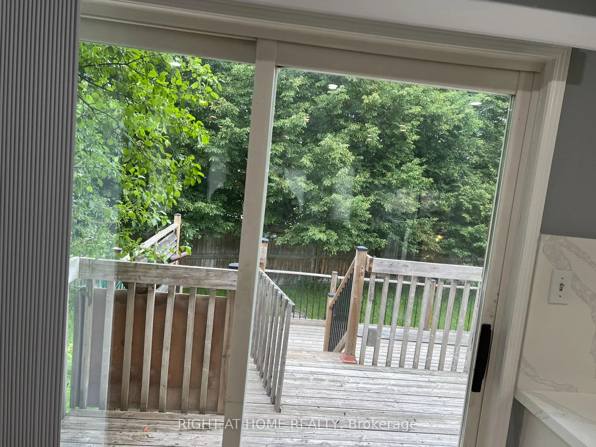 Photo 5 of 2023 Valewood Court, Oshawa, Kedron — HOMEH
