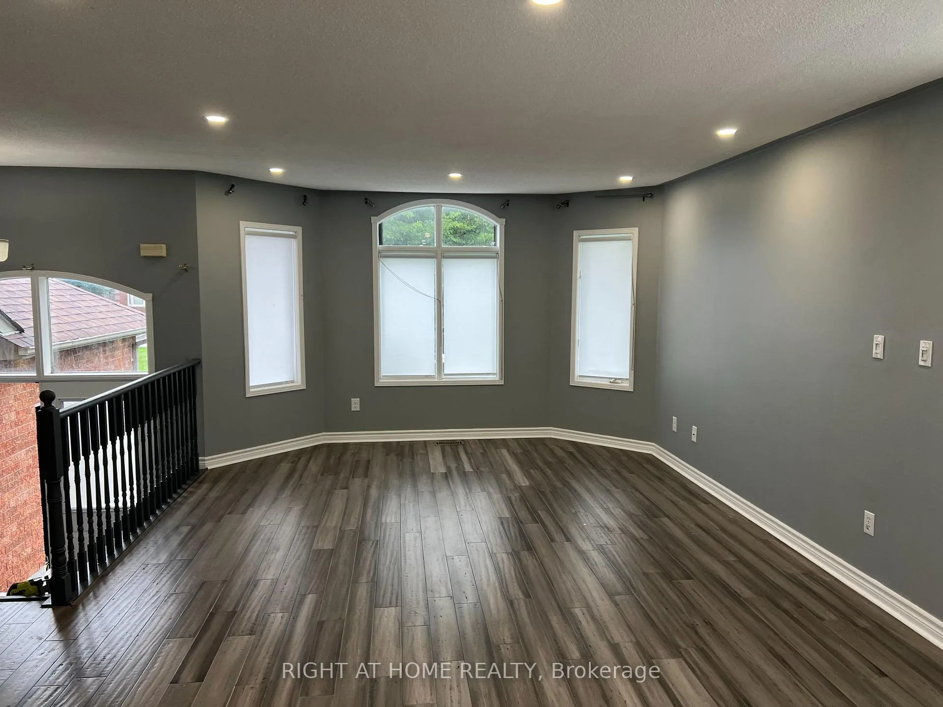 Photo 8 of 2023 Valewood Court, Oshawa, Kedron — HOMEH