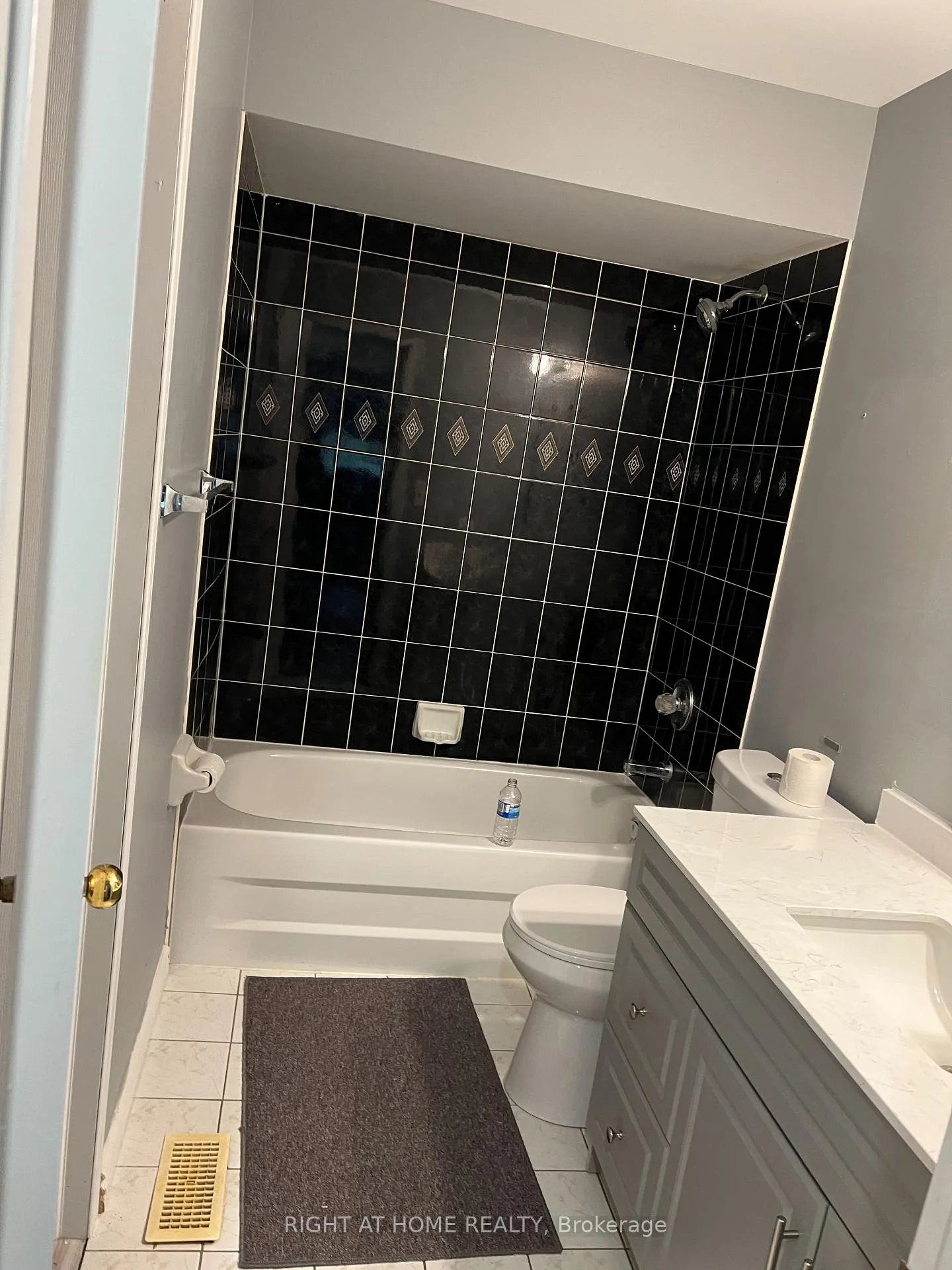 Photo 10 of 2023 Valewood Court, Oshawa, Kedron — HOMEH