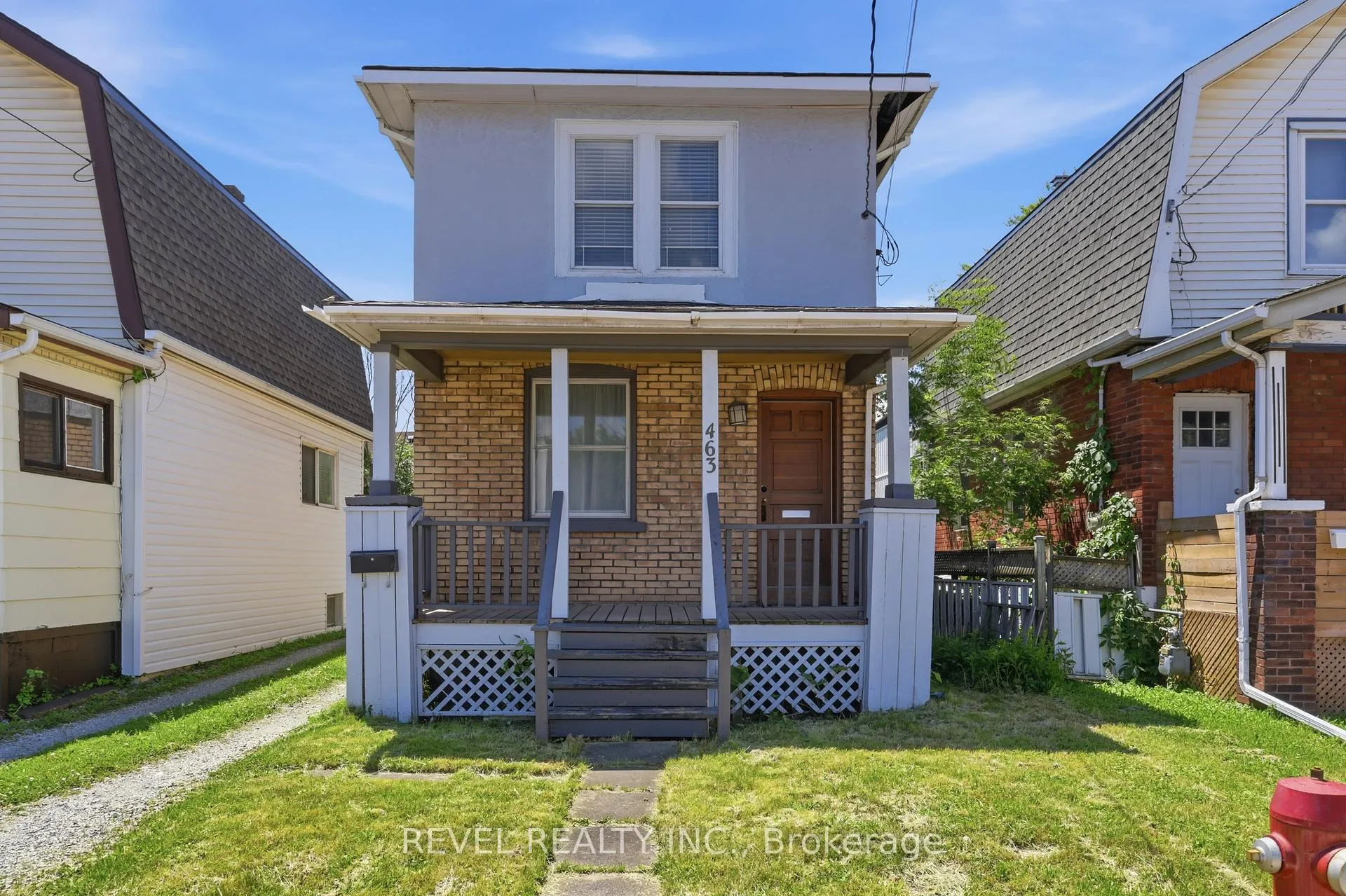Front of 463 East Main Street