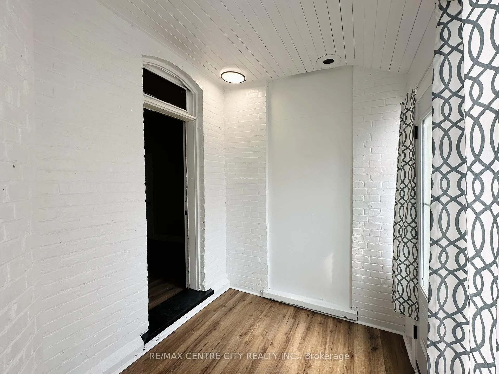 Photo 2 of Unit Unit 1, 81 Curtis Street, St. Thomas — HOMEH