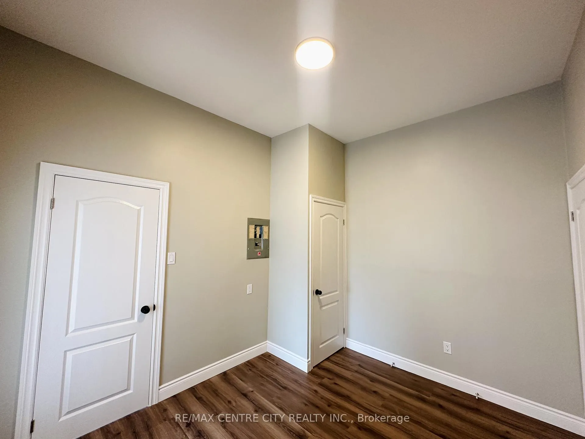 Photo 4 of Unit Unit 1, 81 Curtis Street, St. Thomas — HOMEH