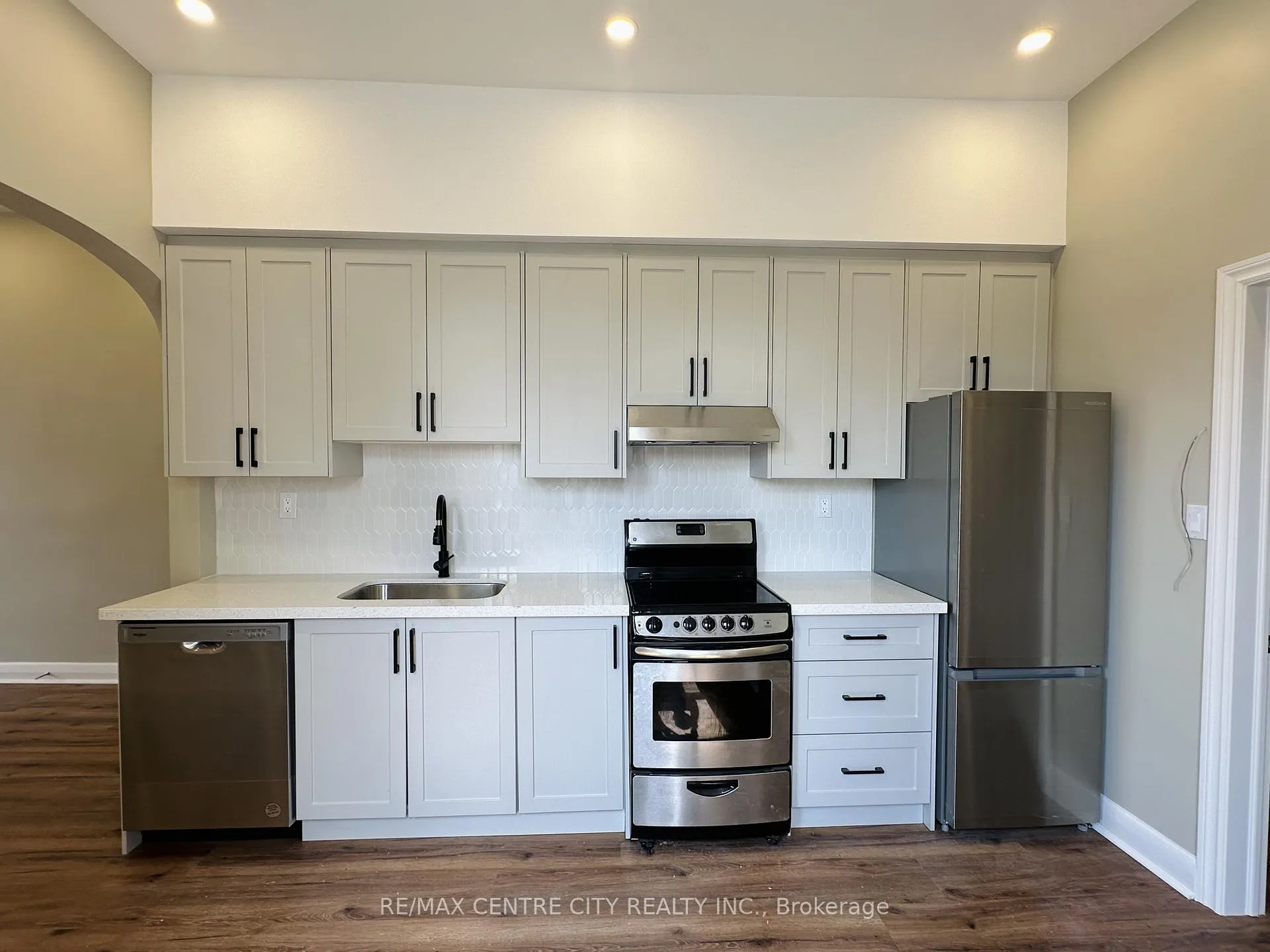 Photo 8 of Unit Unit 1, 81 Curtis Street, St. Thomas — HOMEH